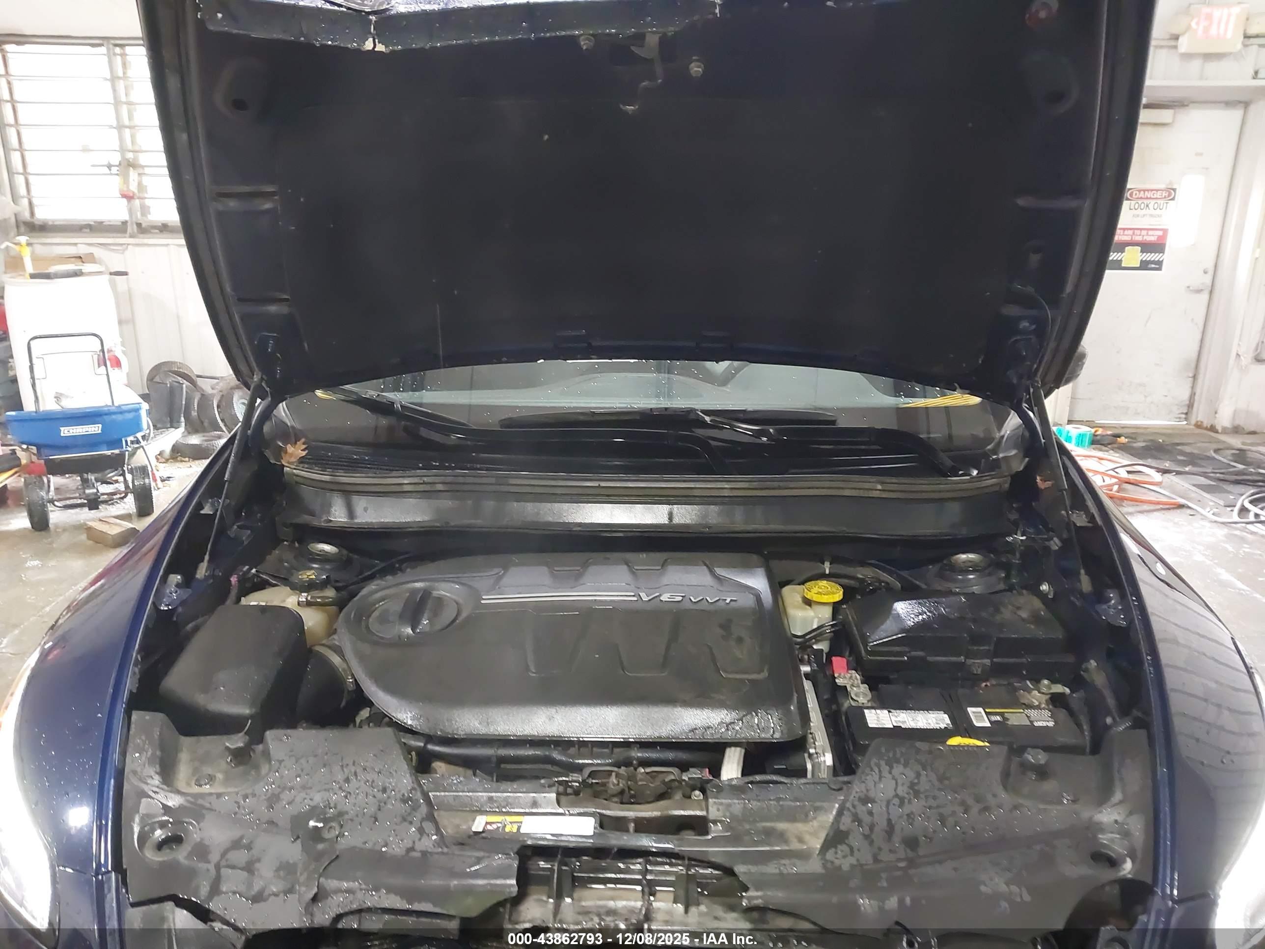 JEEP CHEROKEE image 10