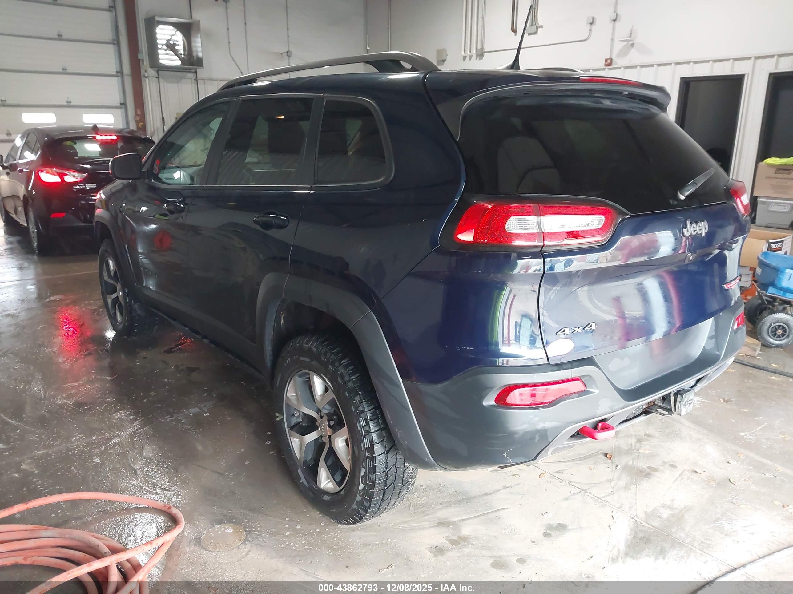 JEEP CHEROKEE image 3