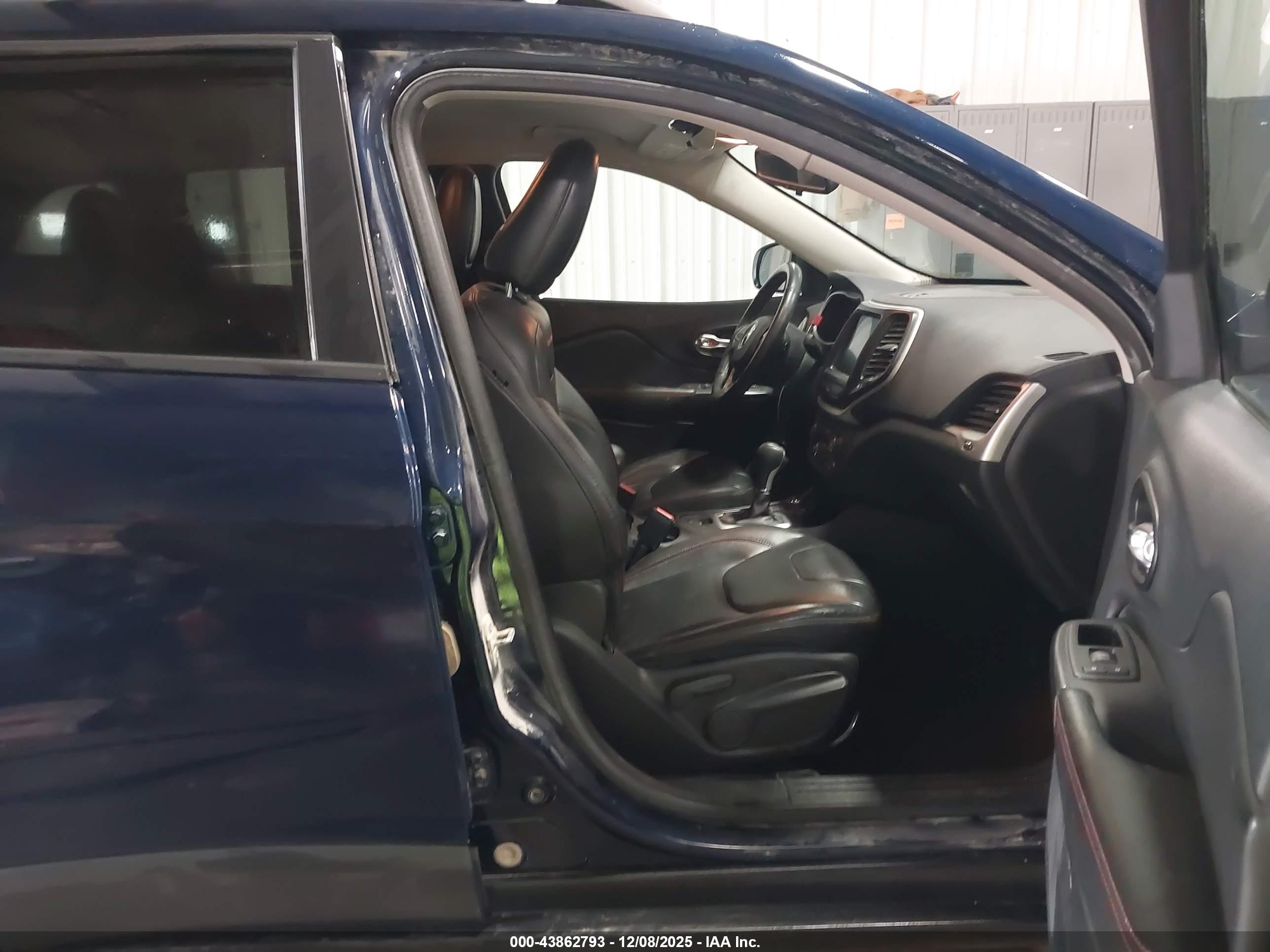 JEEP CHEROKEE image 5