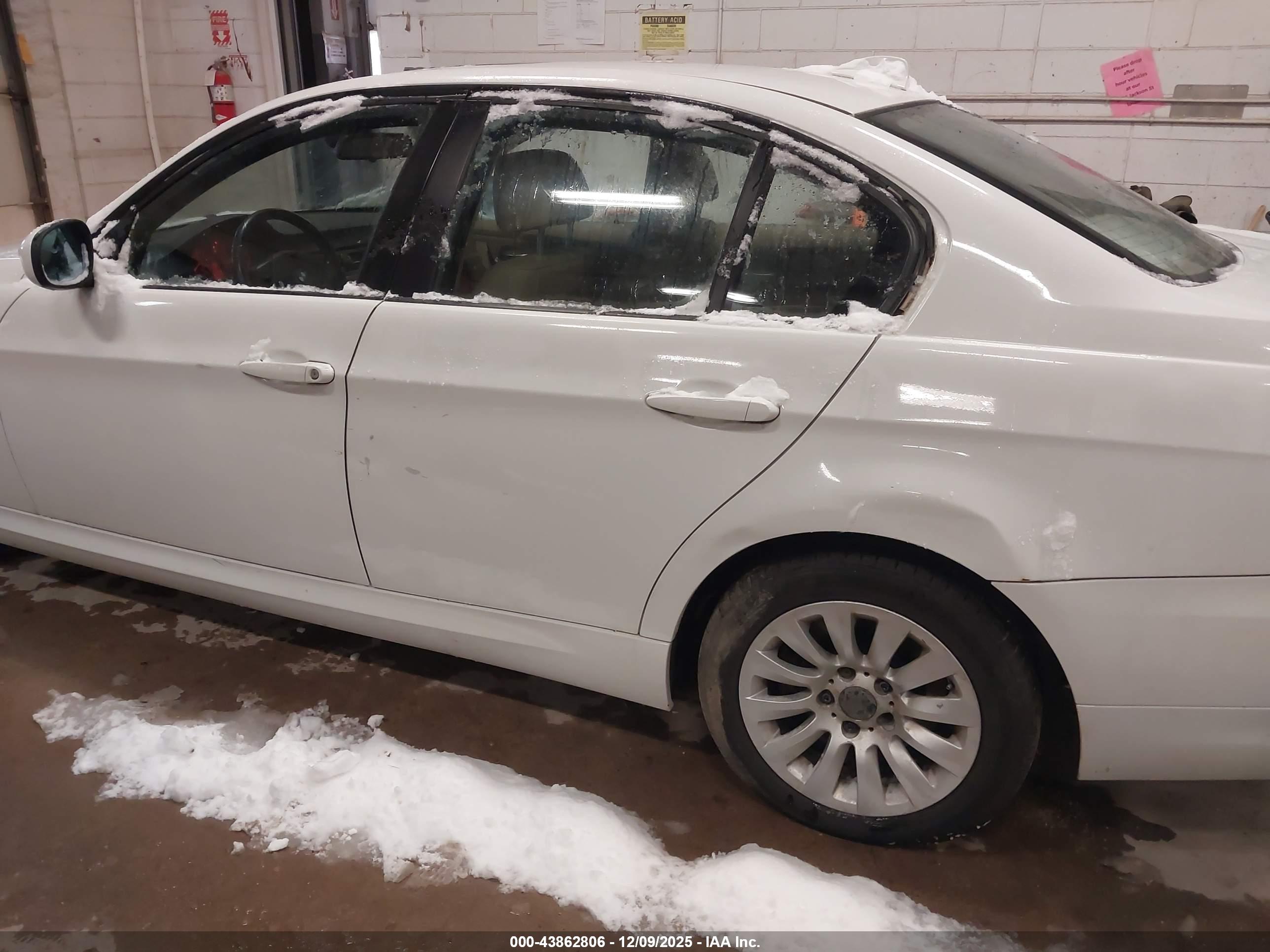 BMW 328I image 6