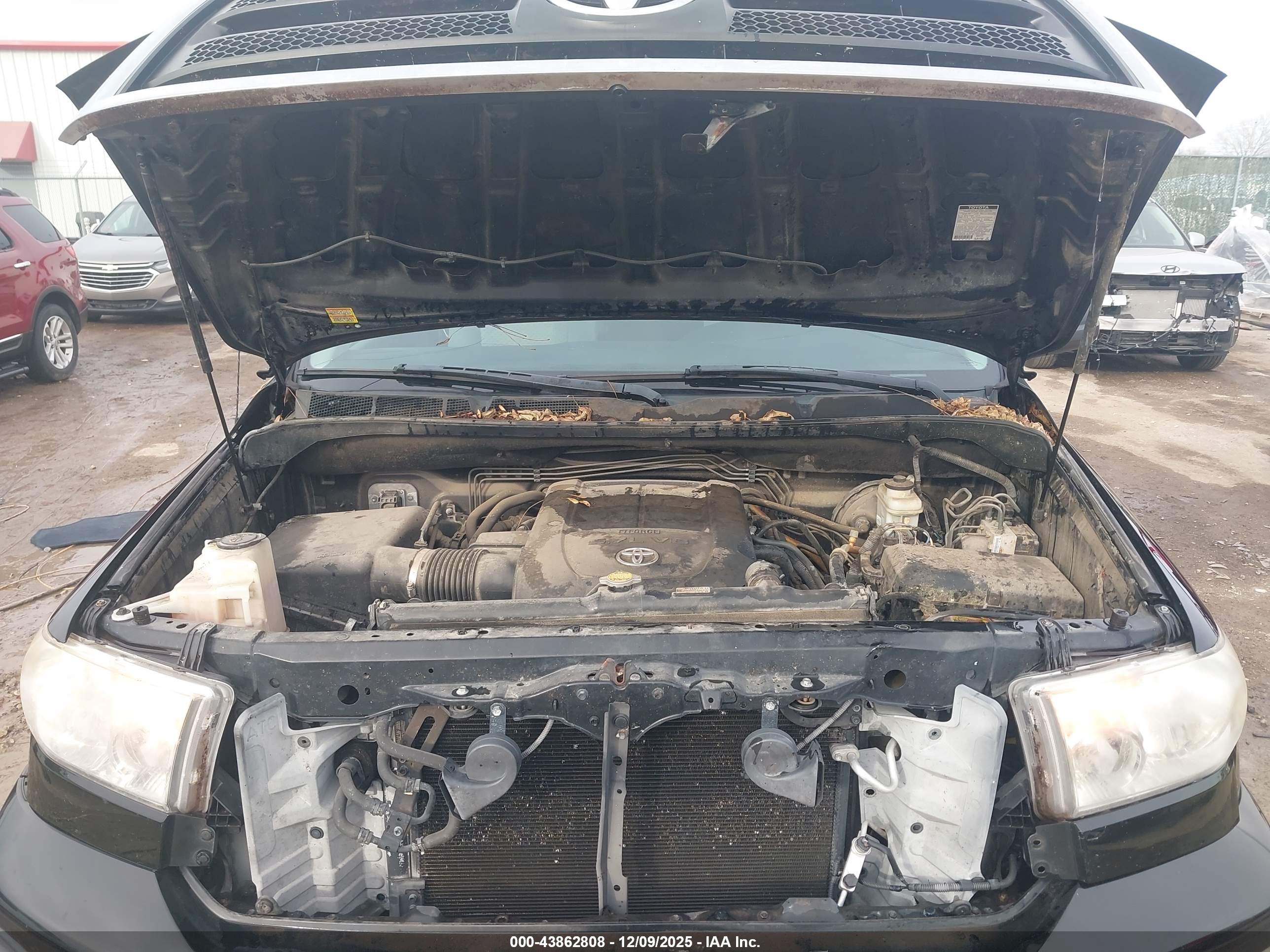 TOYOTA TUNDRA image 10
