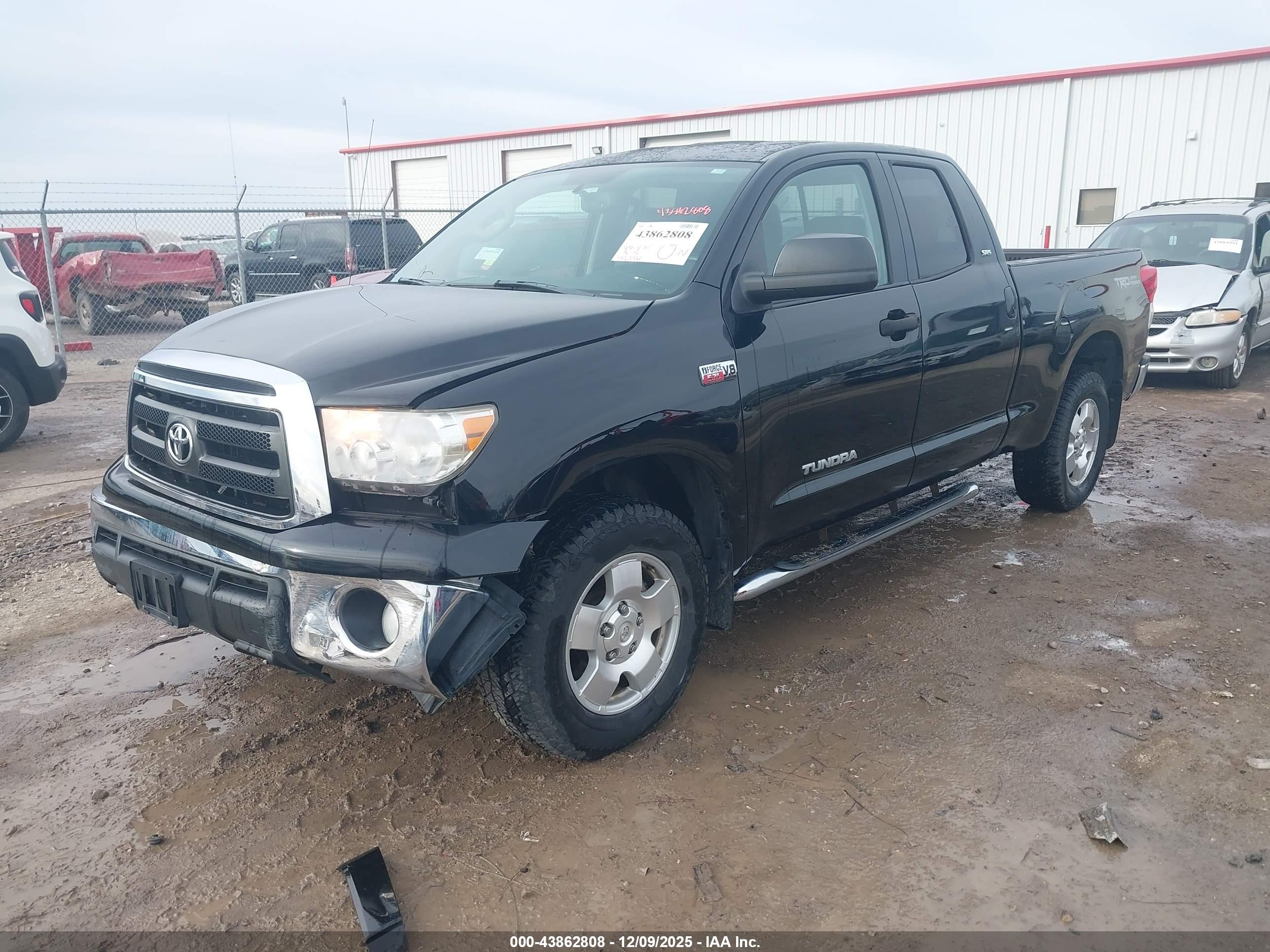TOYOTA TUNDRA image 2