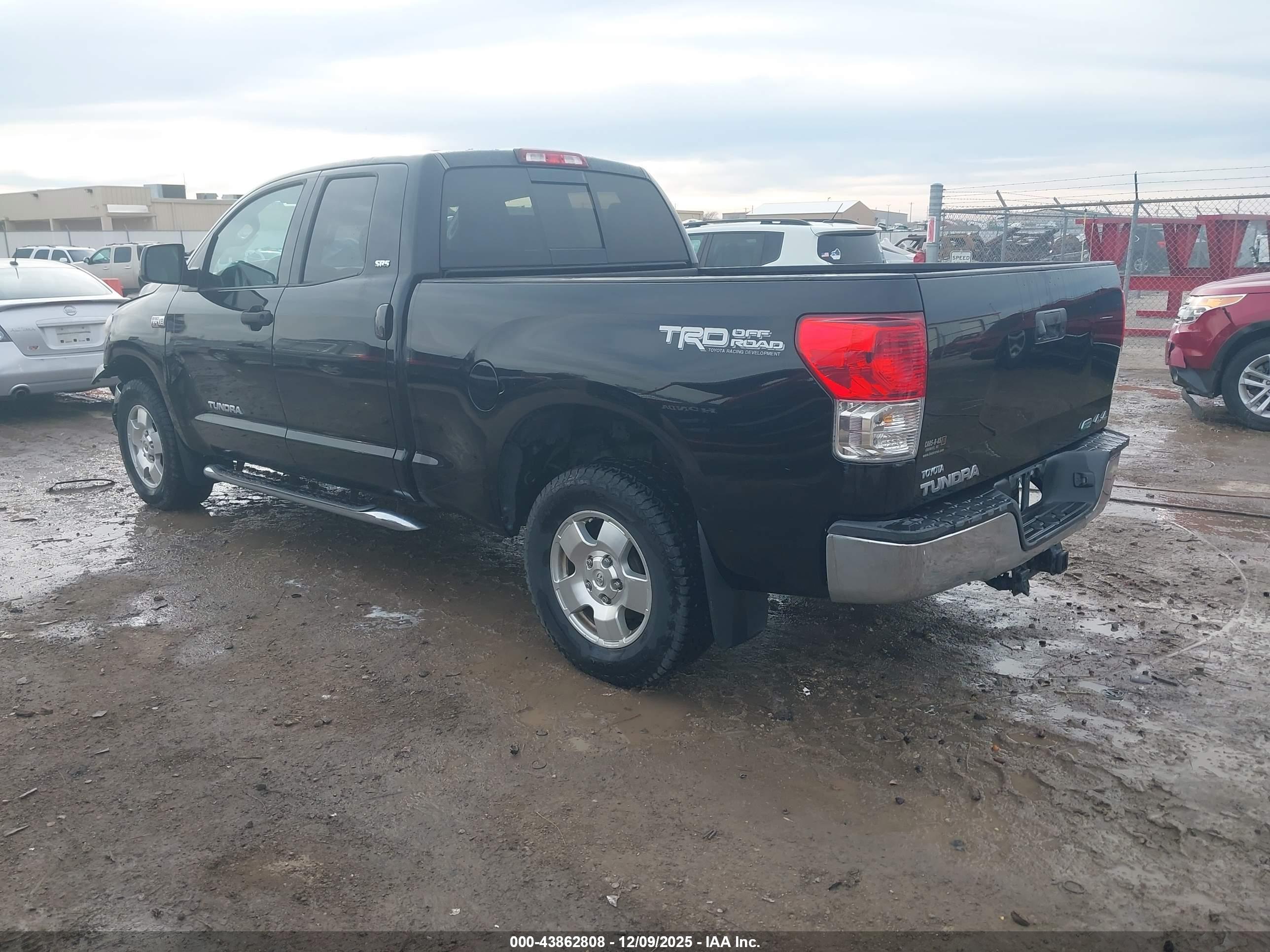 TOYOTA TUNDRA image 3