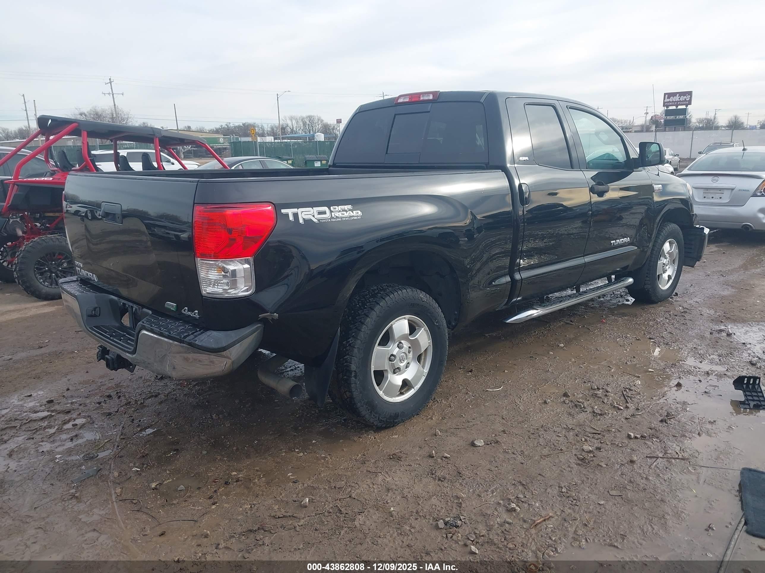 TOYOTA TUNDRA image 4