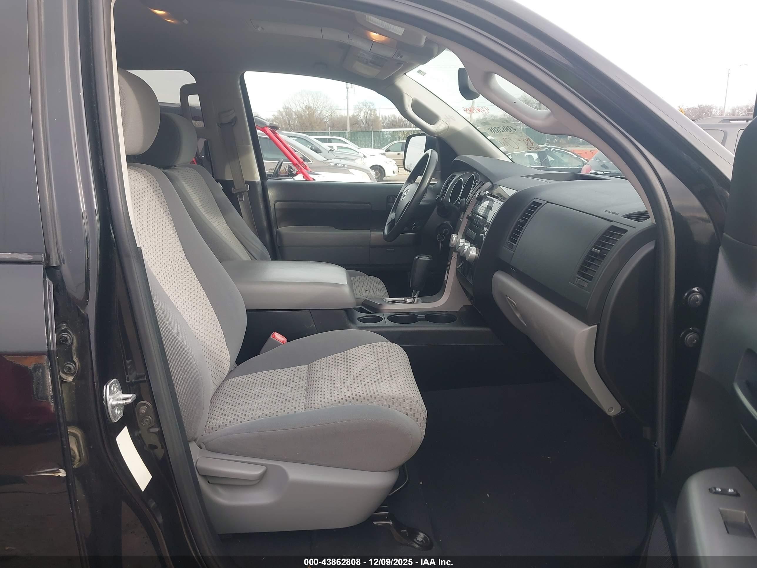 TOYOTA TUNDRA image 5