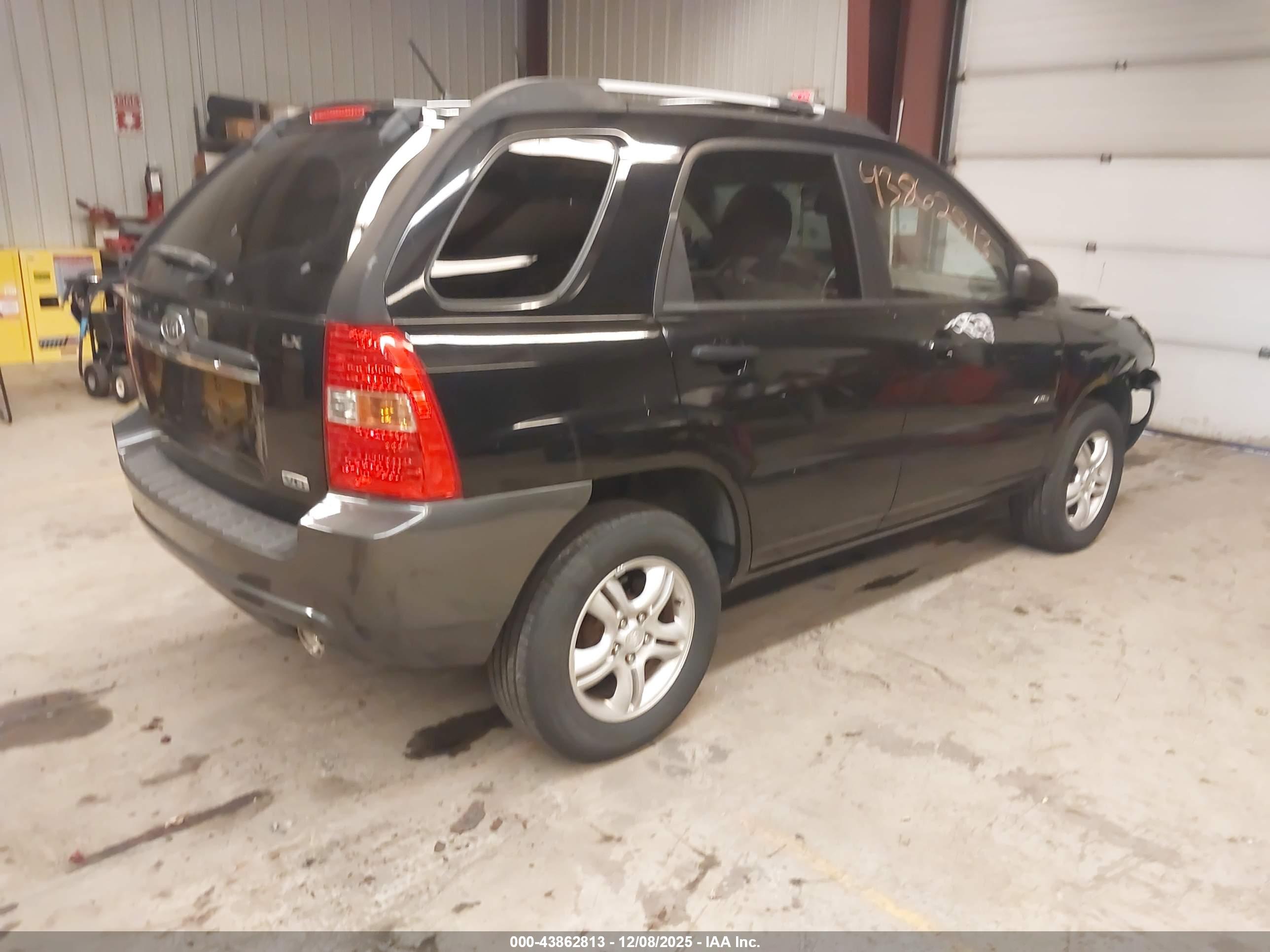 KIA SPORTAGE image 4