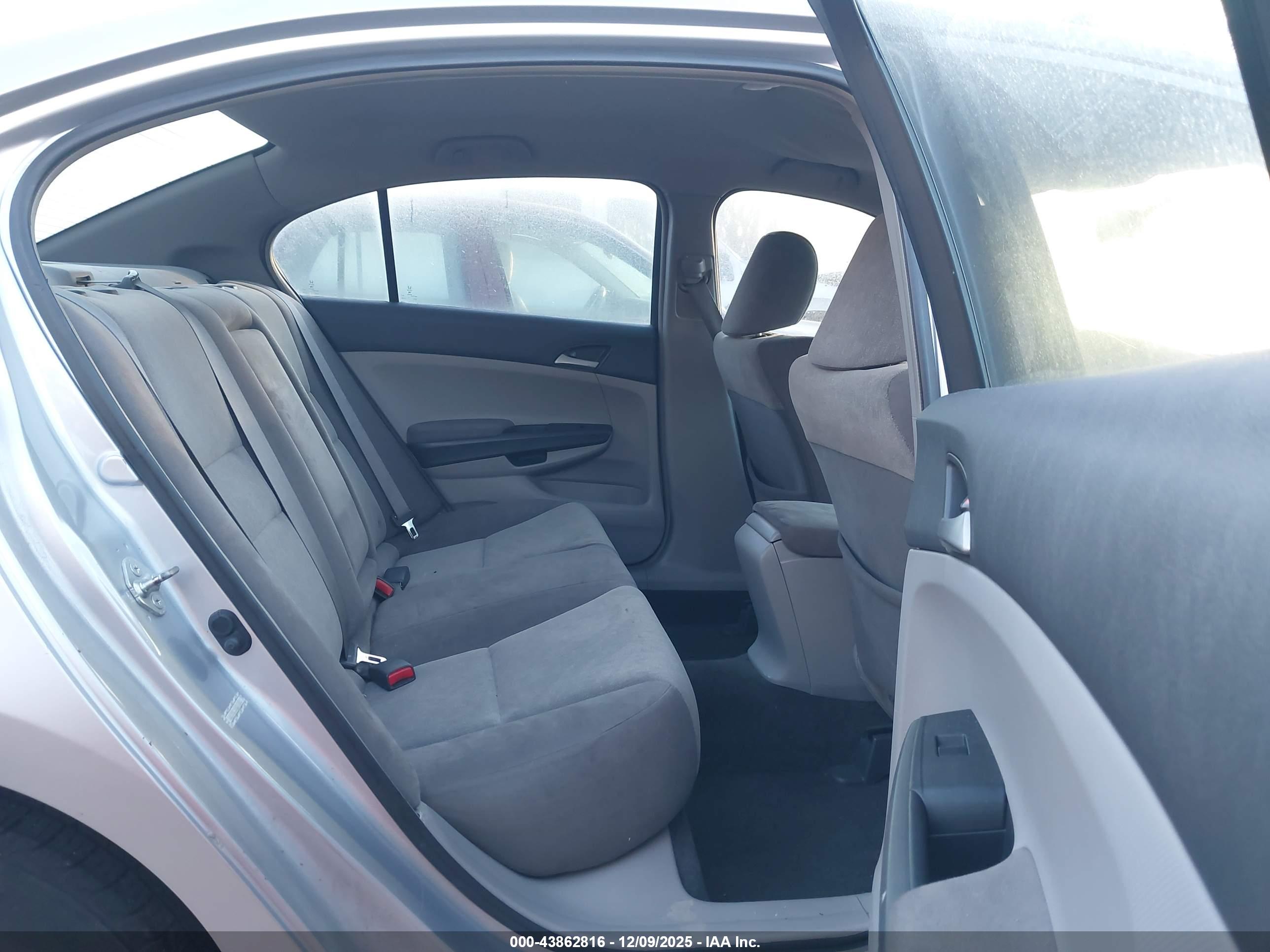 HONDA ACCORD image 8