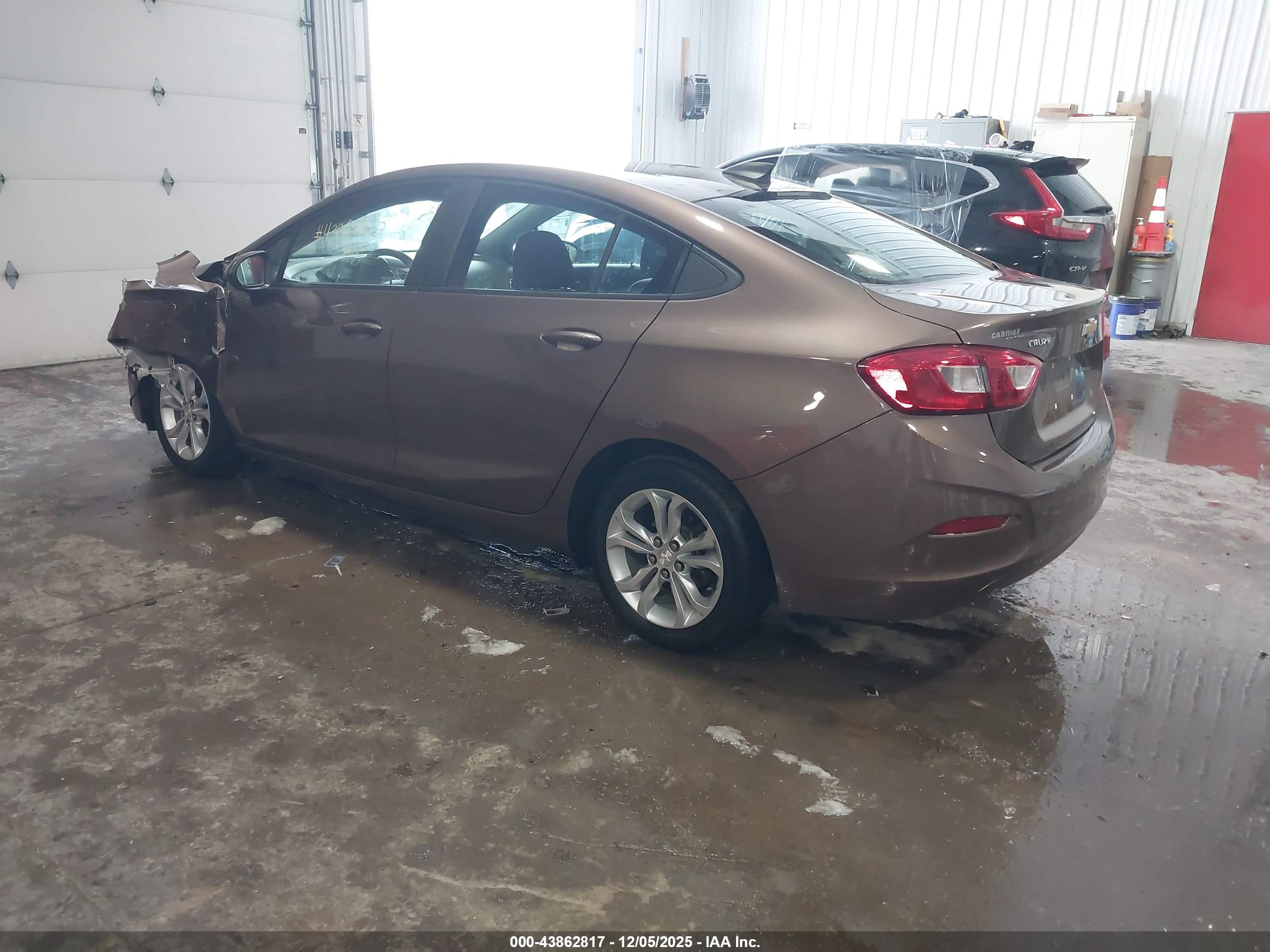 CHEVROLET CRUZE image 3