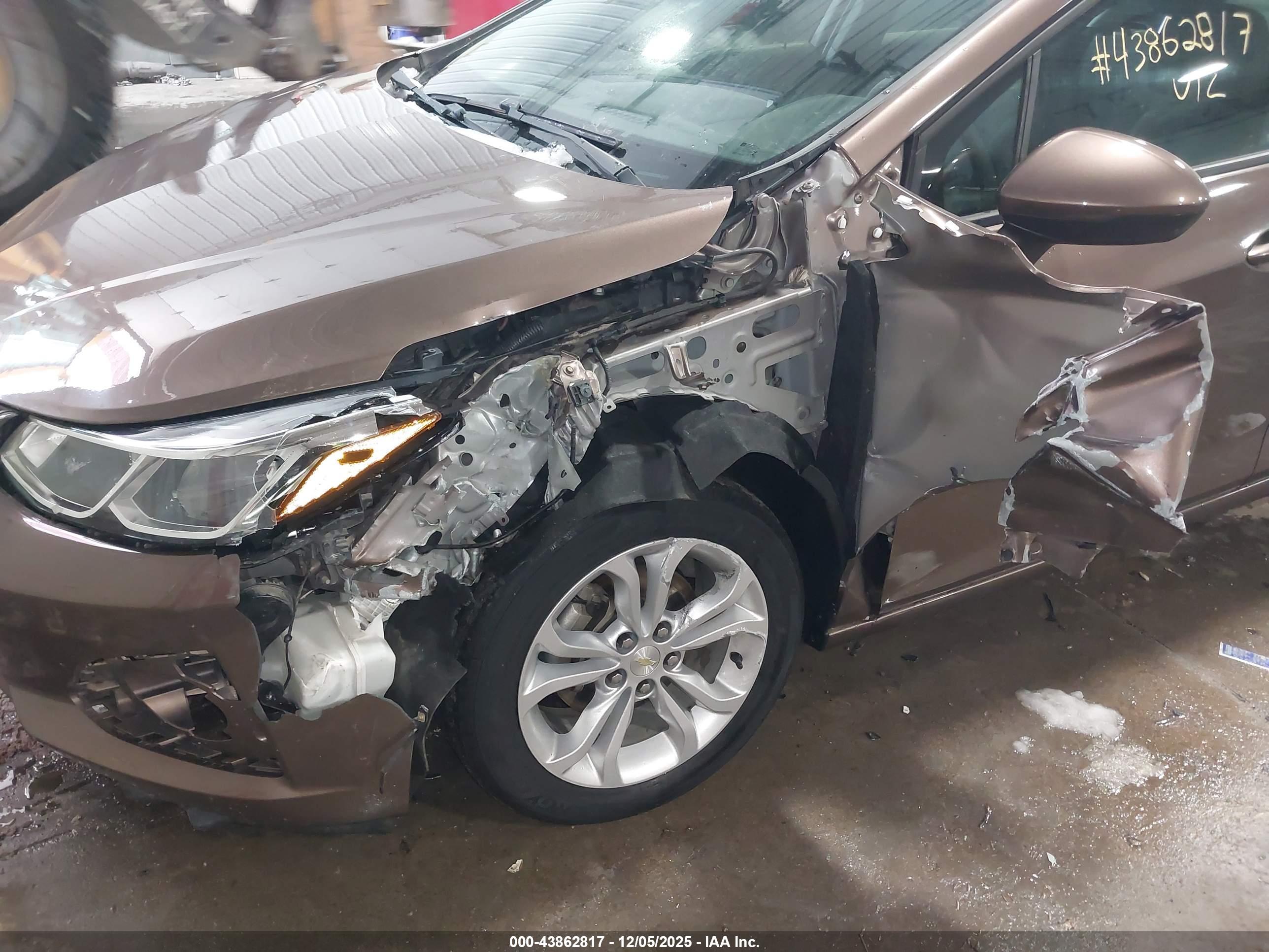 CHEVROLET CRUZE image 6
