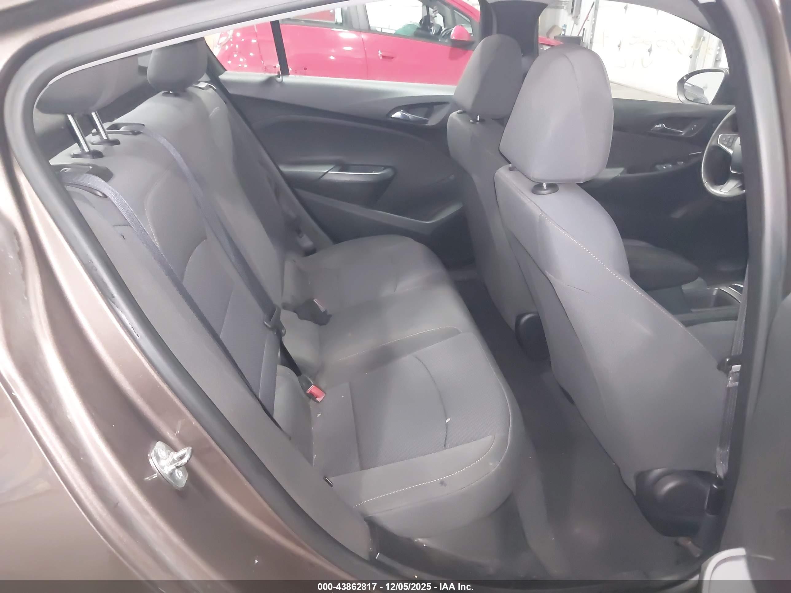 CHEVROLET CRUZE image 8