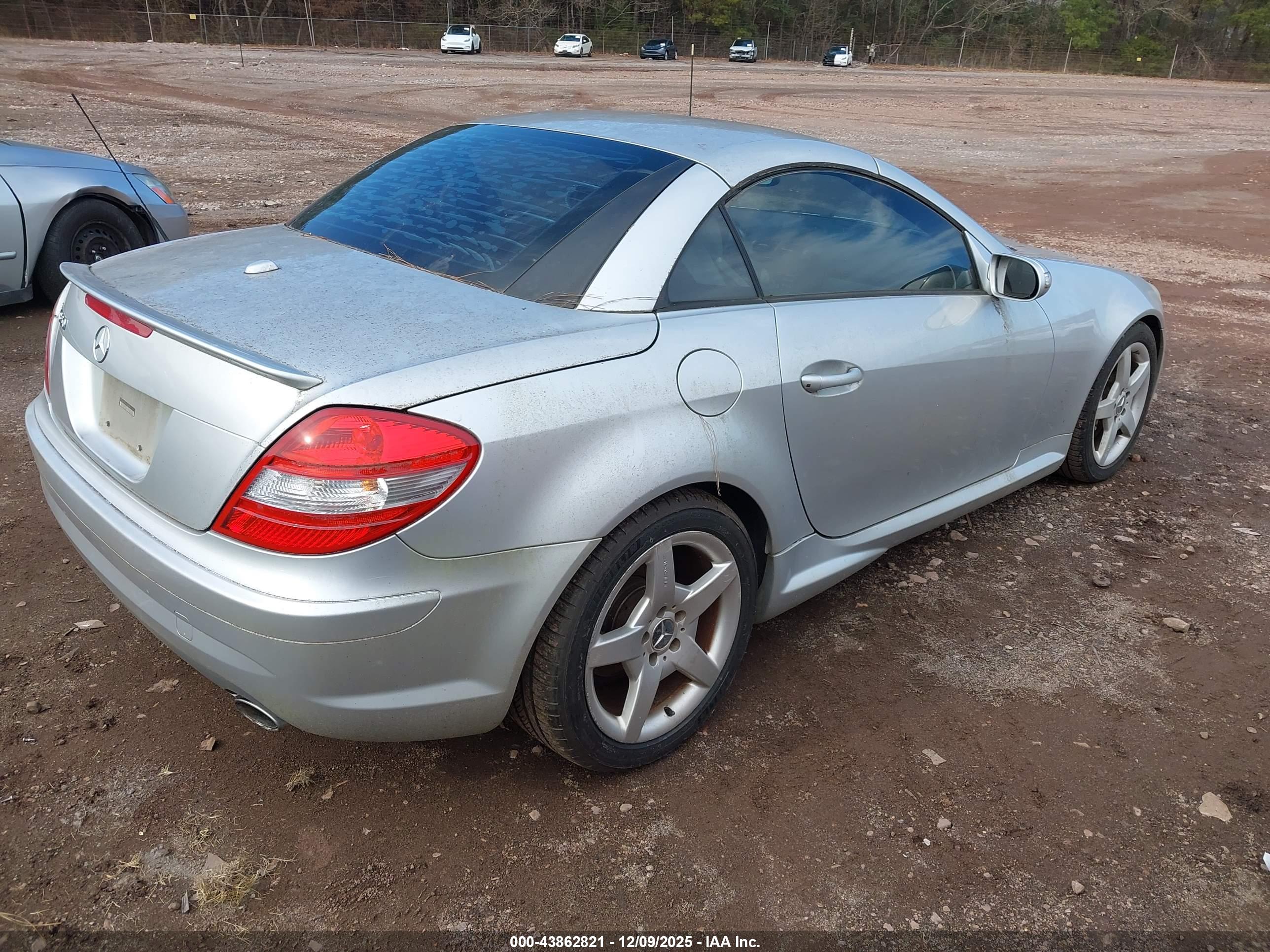 MERCEDES-BENZ SLK image 4