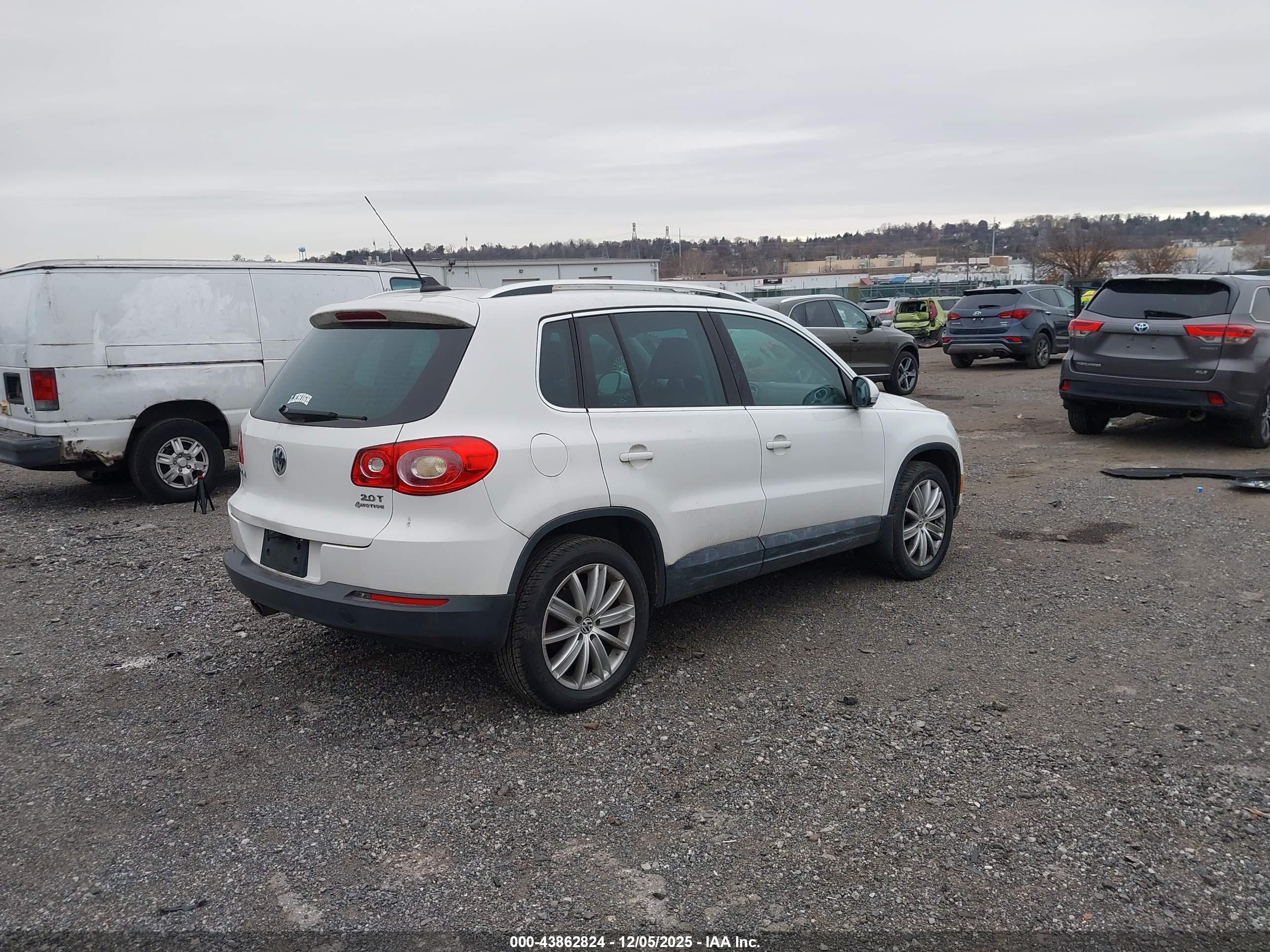 VOLKSWAGEN TIGUAN image 4