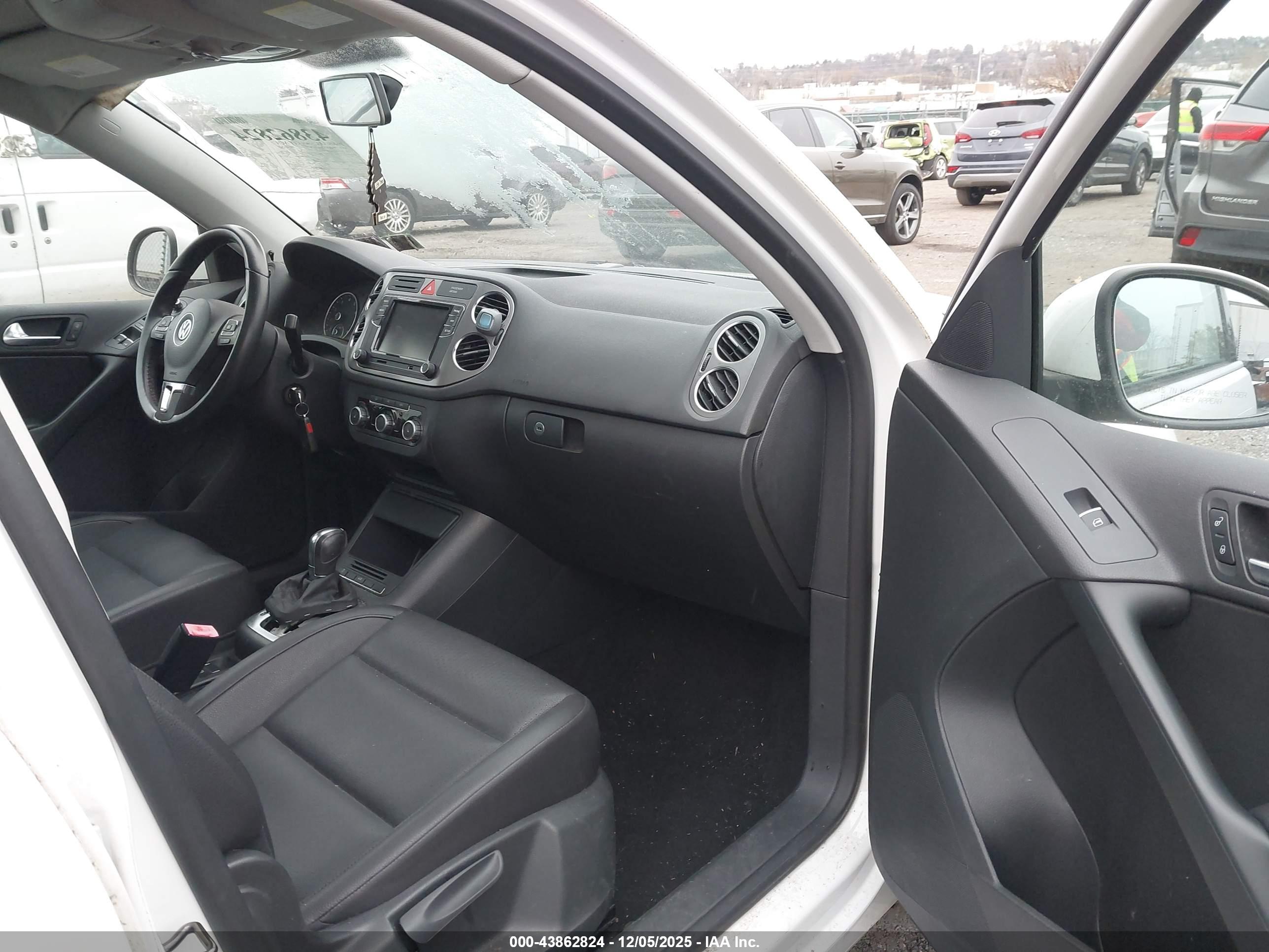 VOLKSWAGEN TIGUAN image 5