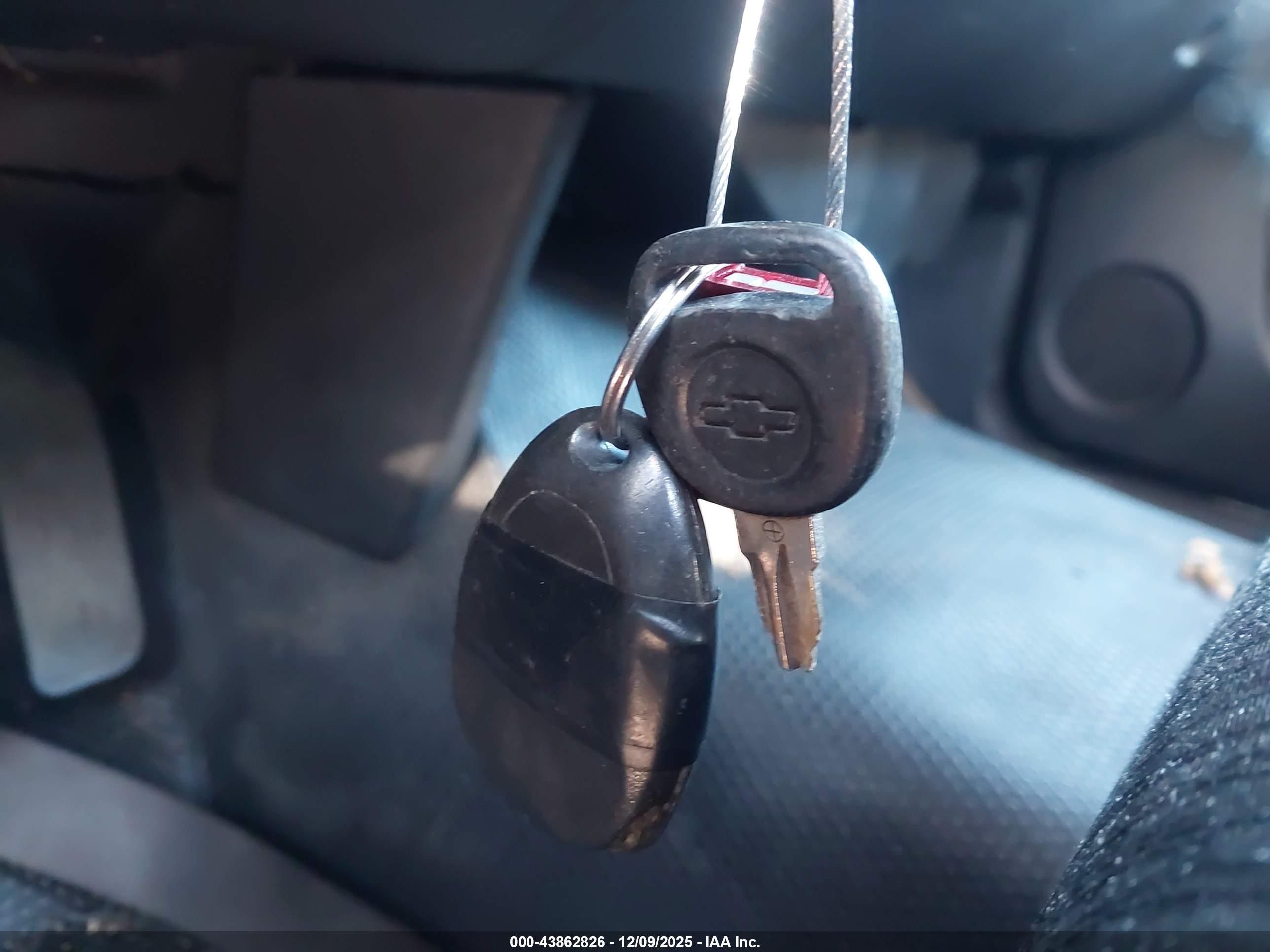 CHEVROLET SILVERADO image 11