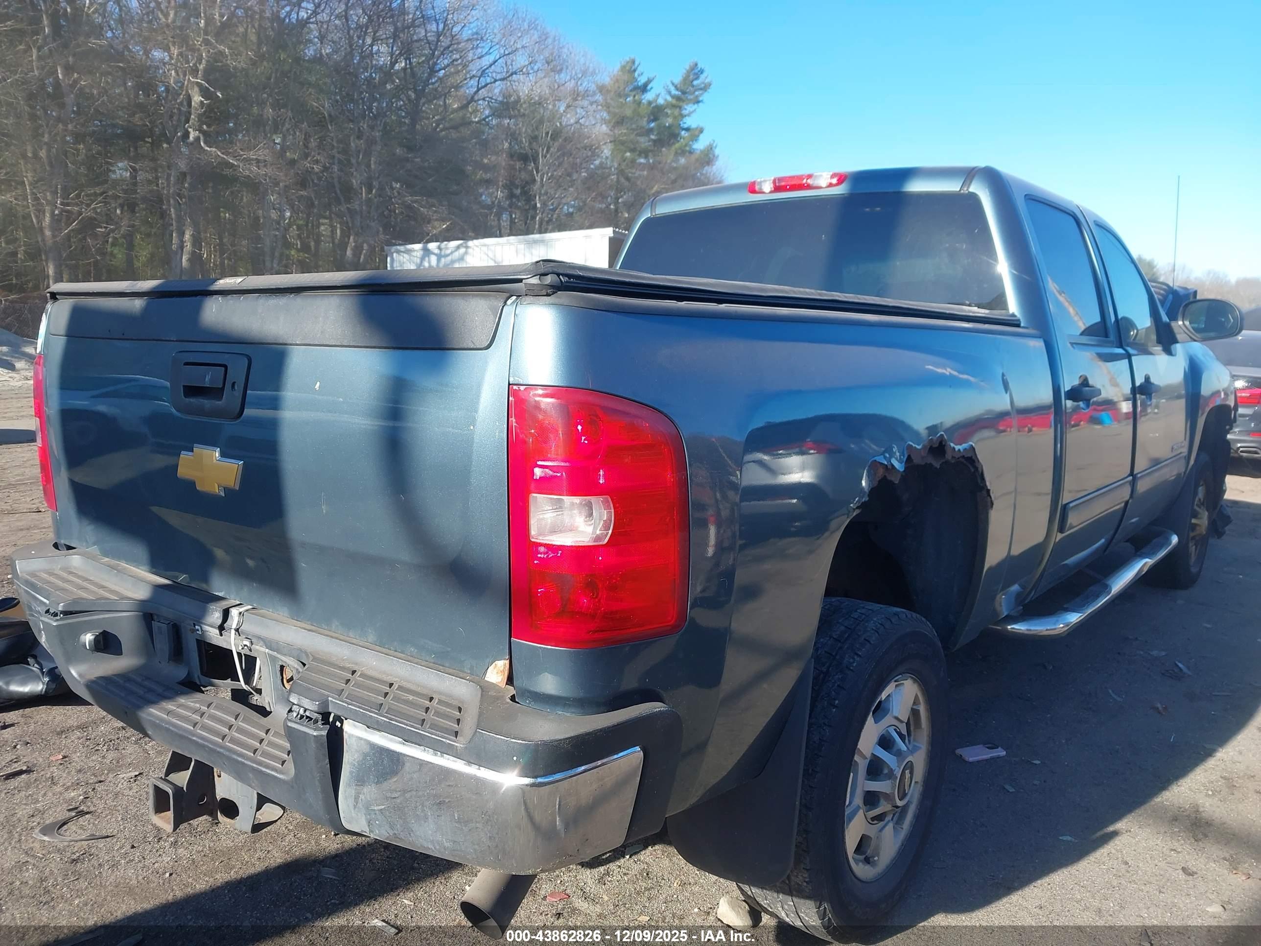 CHEVROLET SILVERADO image 4
