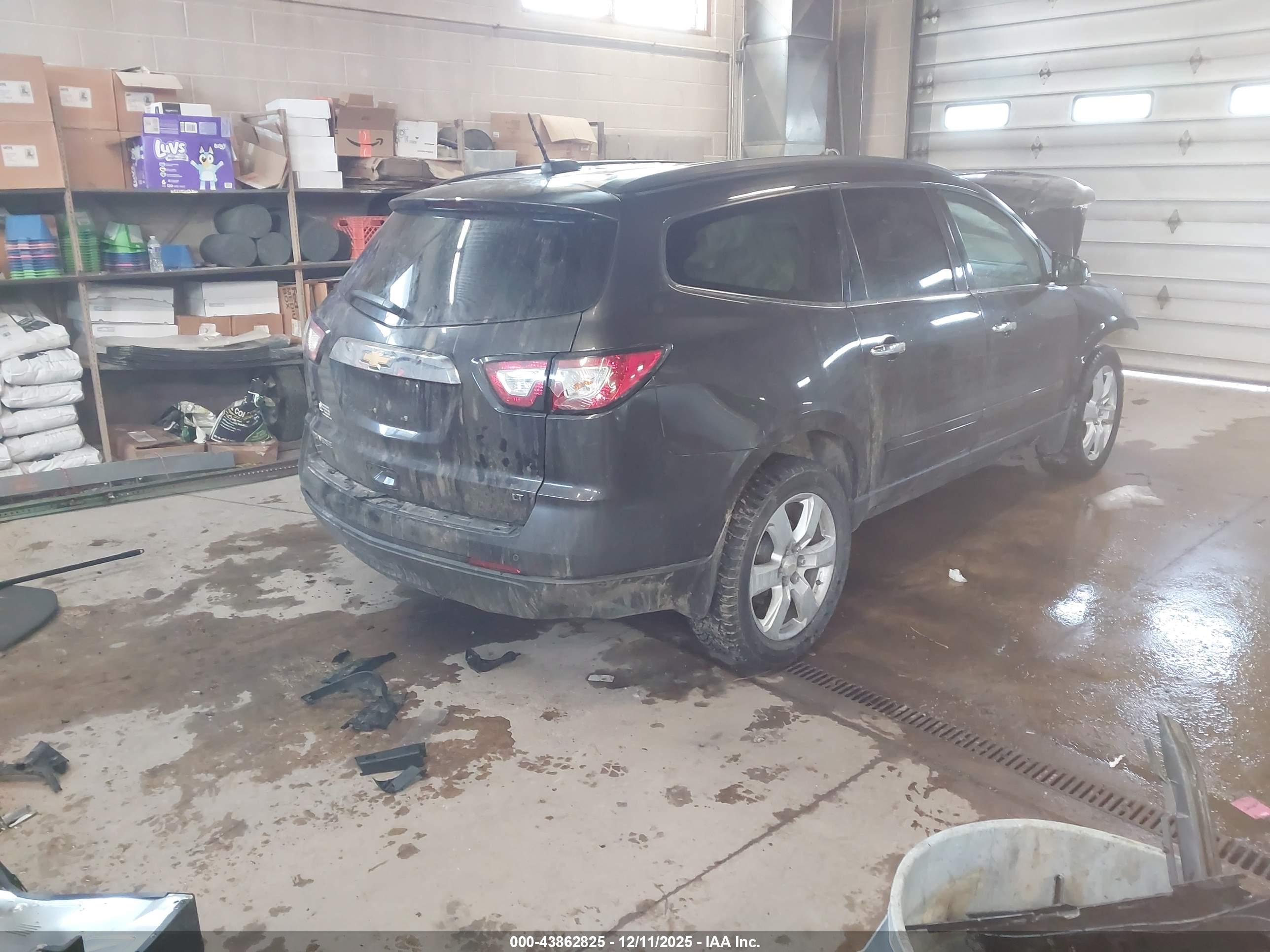 CHEVROLET TRAVERSE image 4