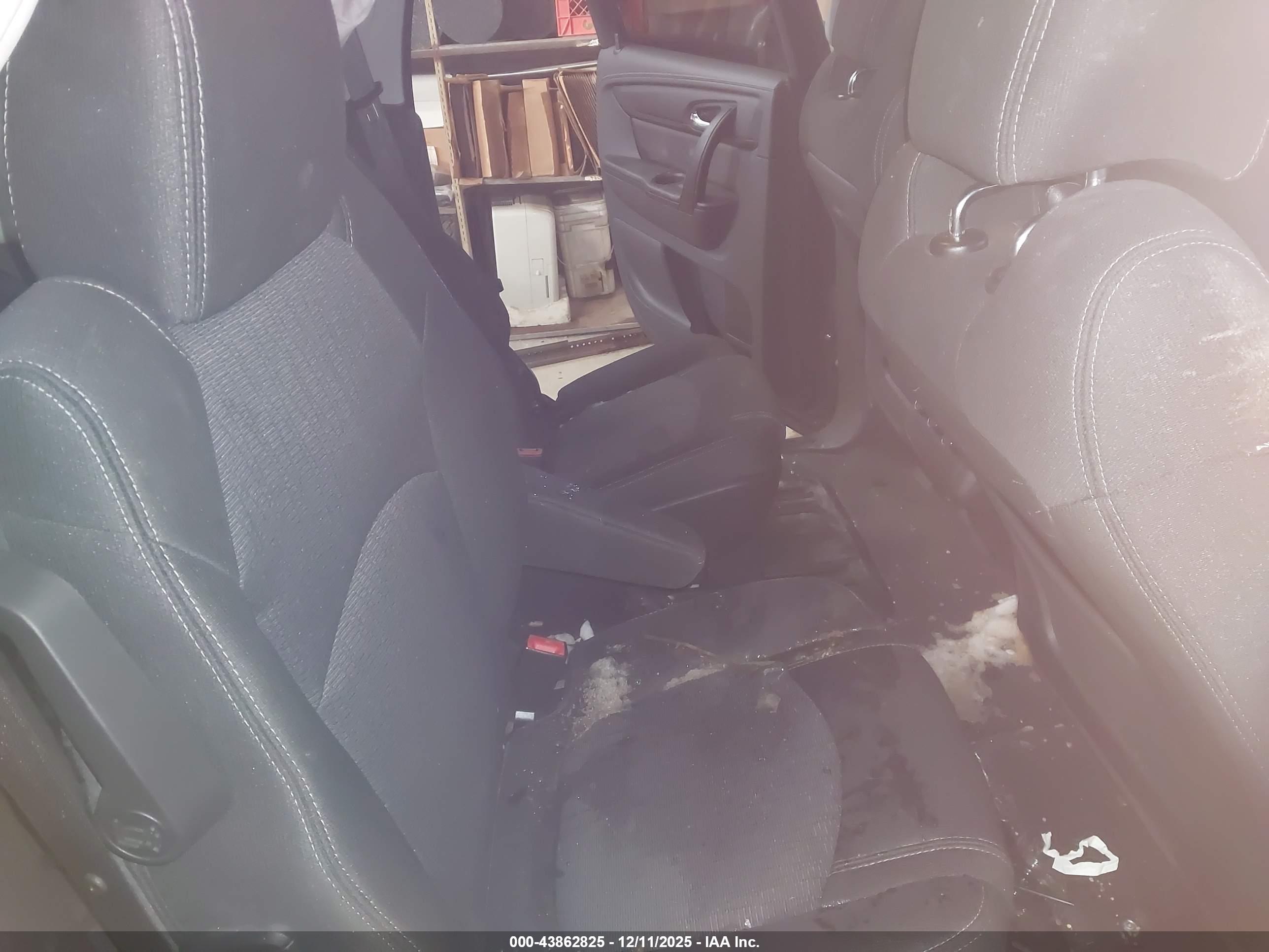 CHEVROLET TRAVERSE image 8