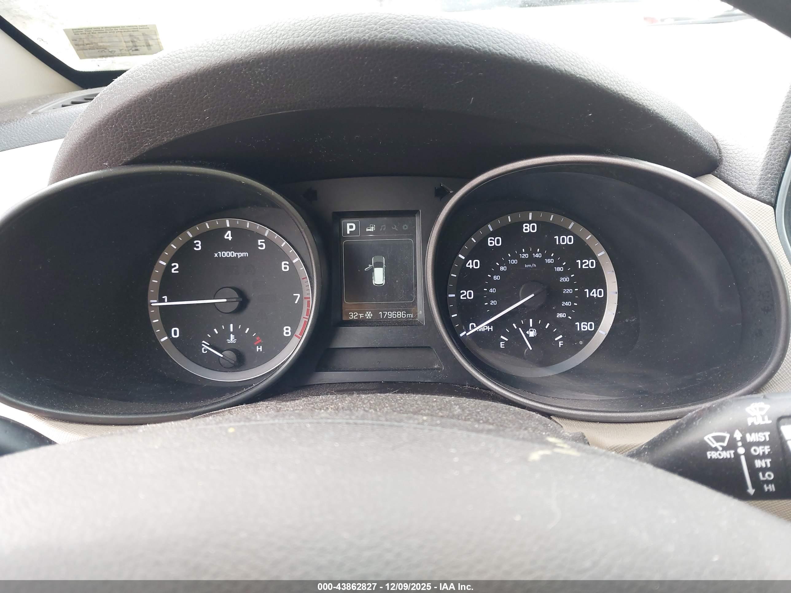 HYUNDAI SANTA image 7