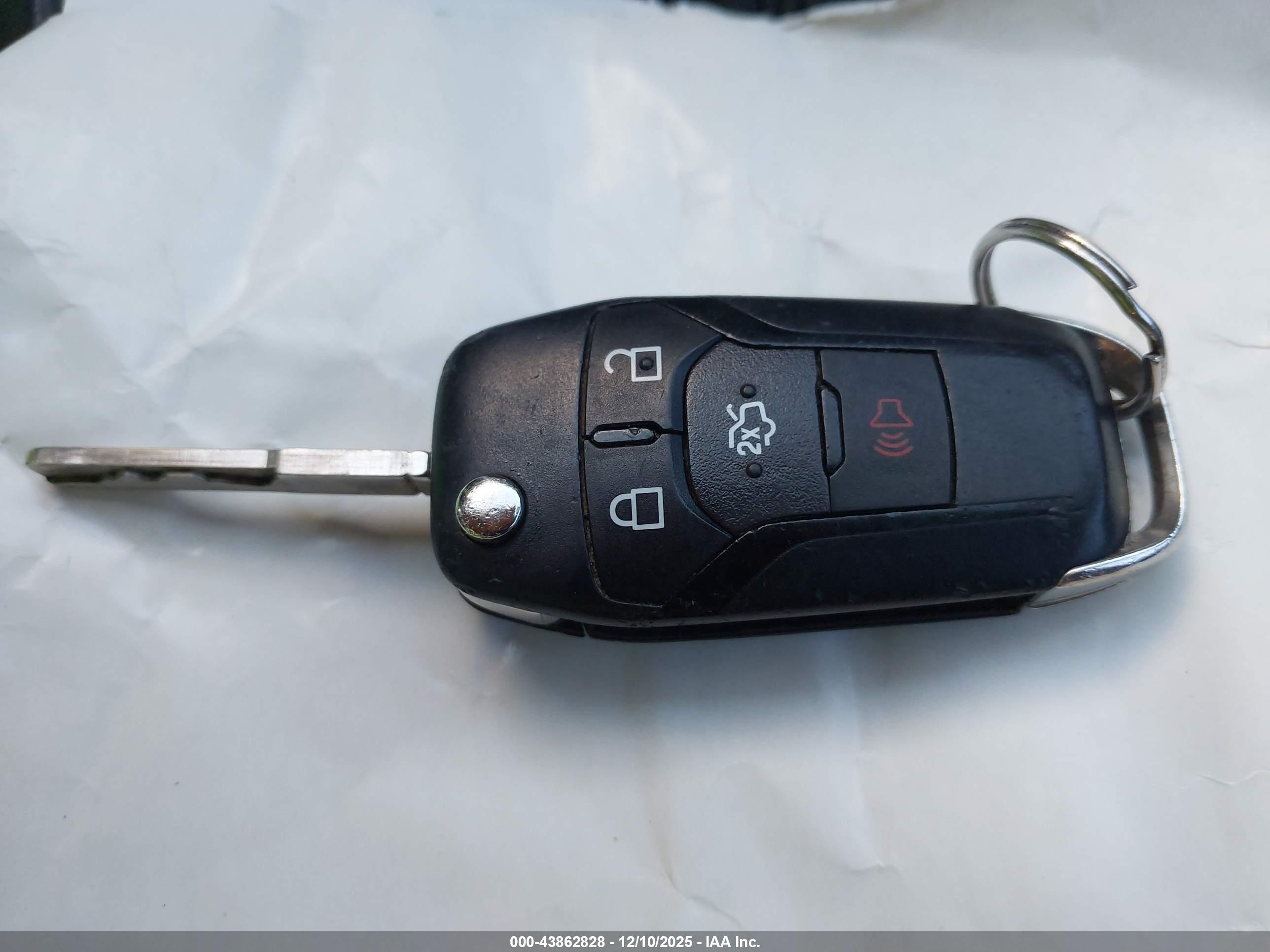 FORD FUSION image 11