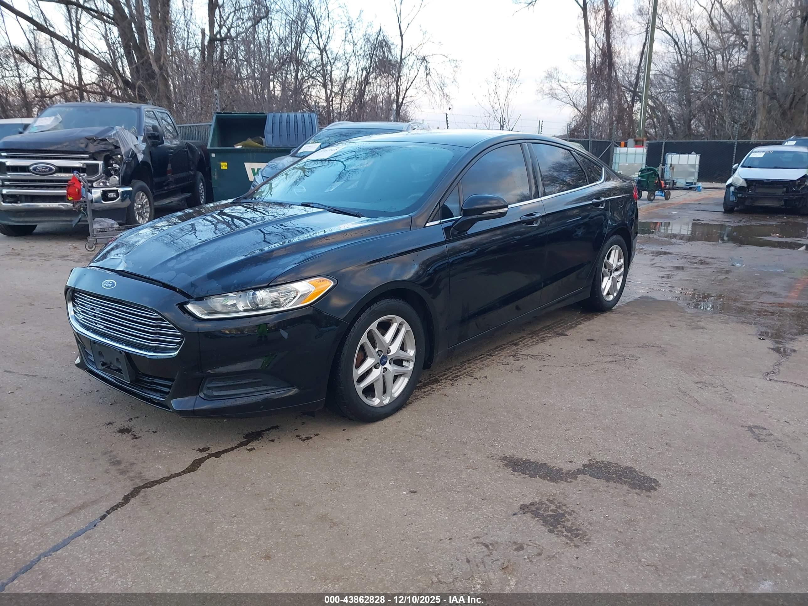 FORD FUSION image 2