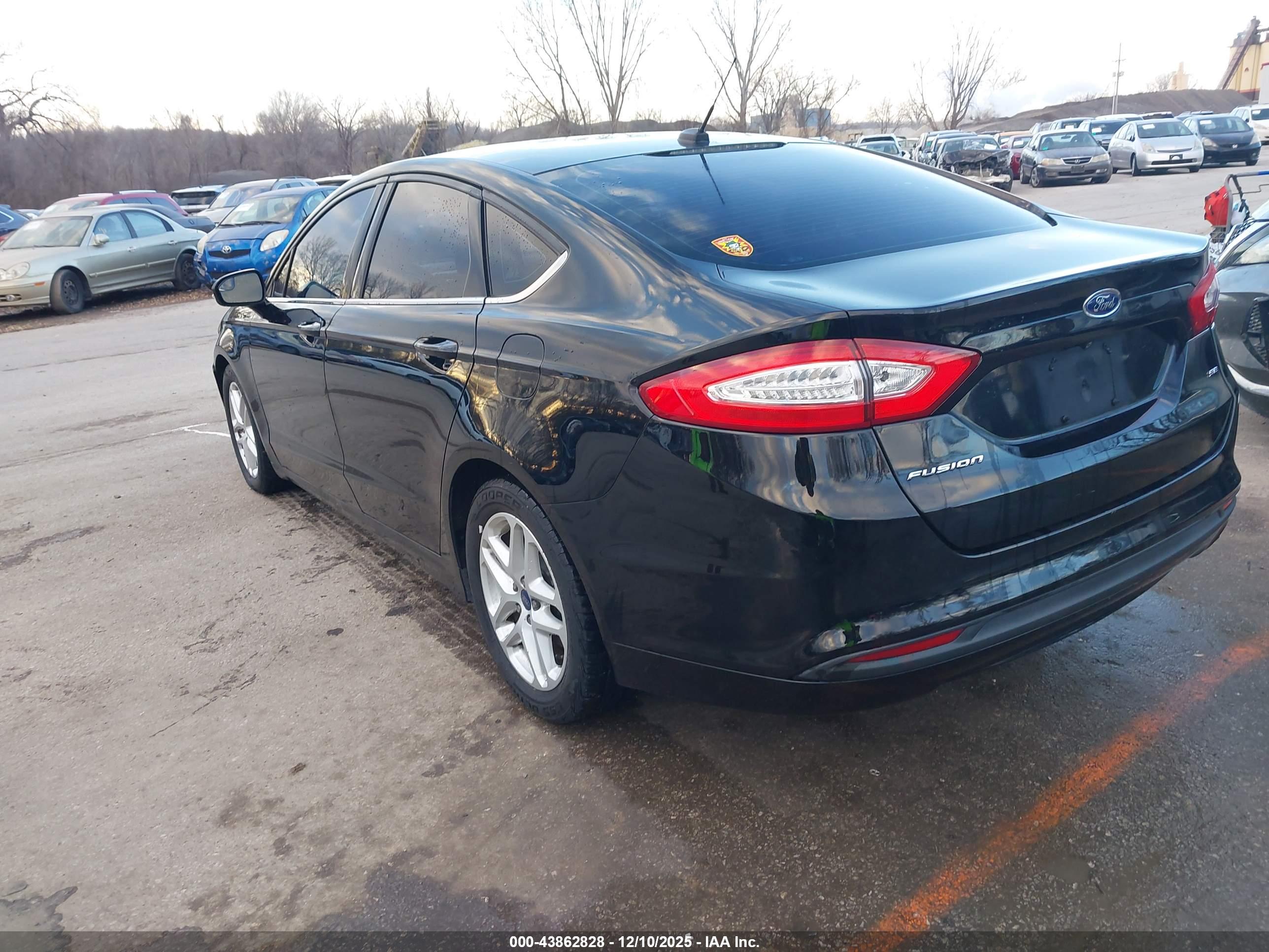 FORD FUSION image 3