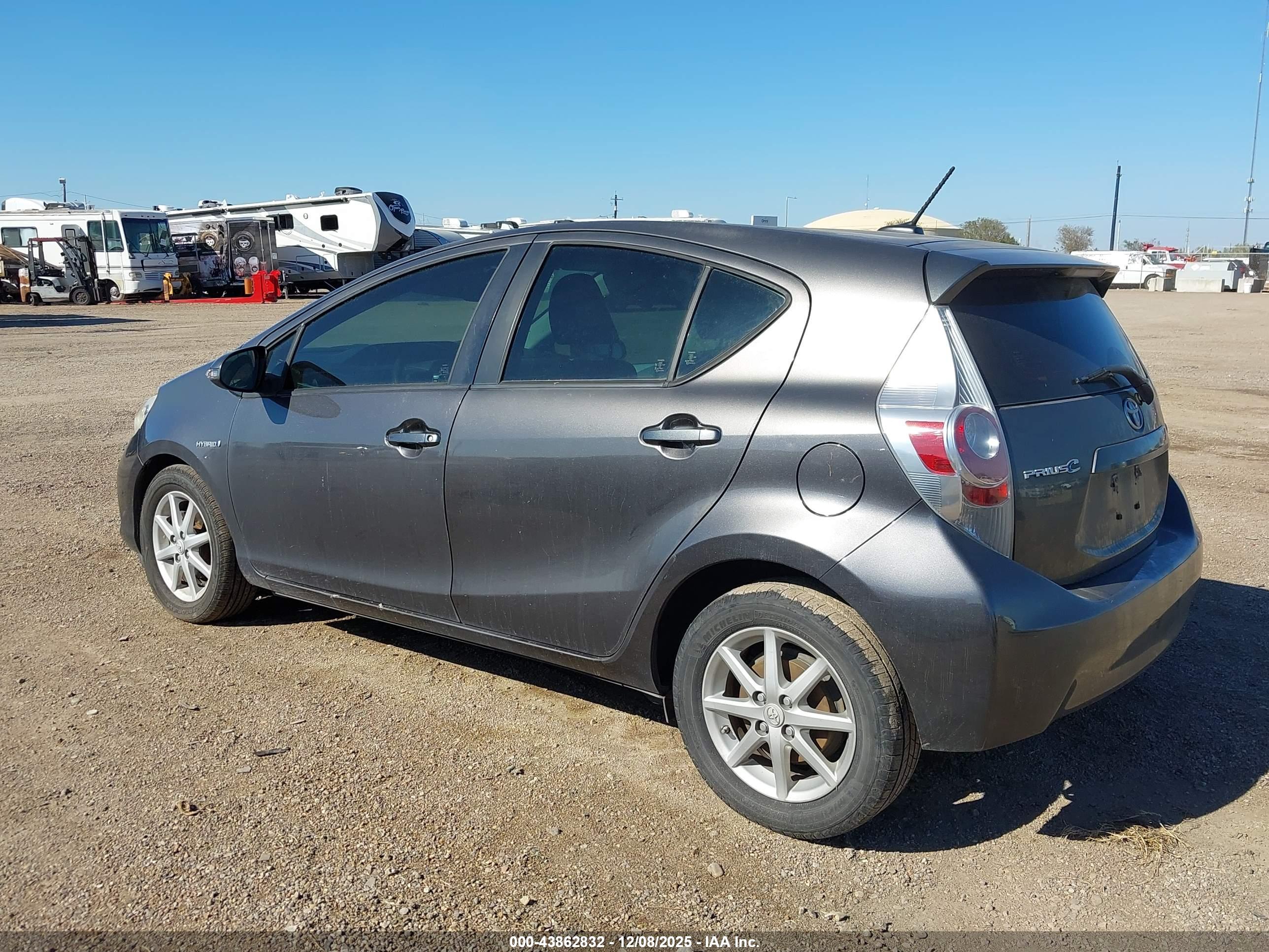 TOYOTA PRIUS image 3