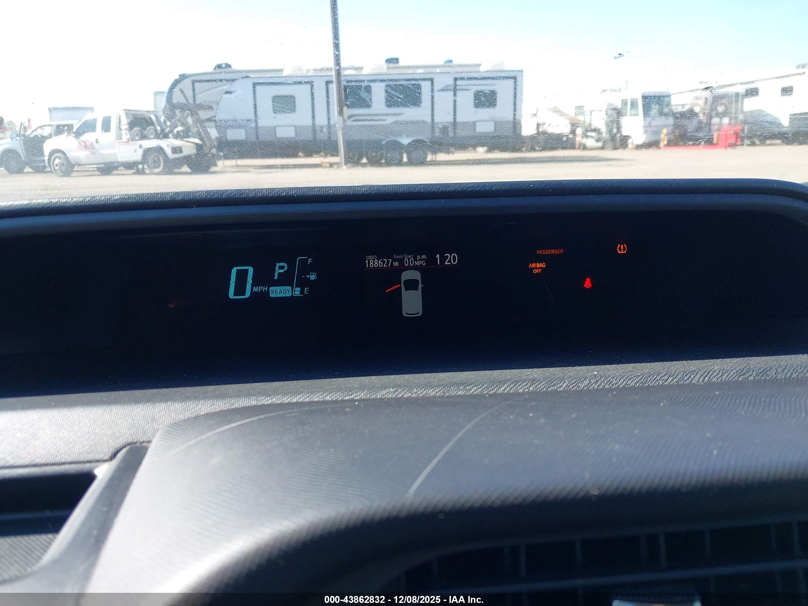 TOYOTA PRIUS image 7