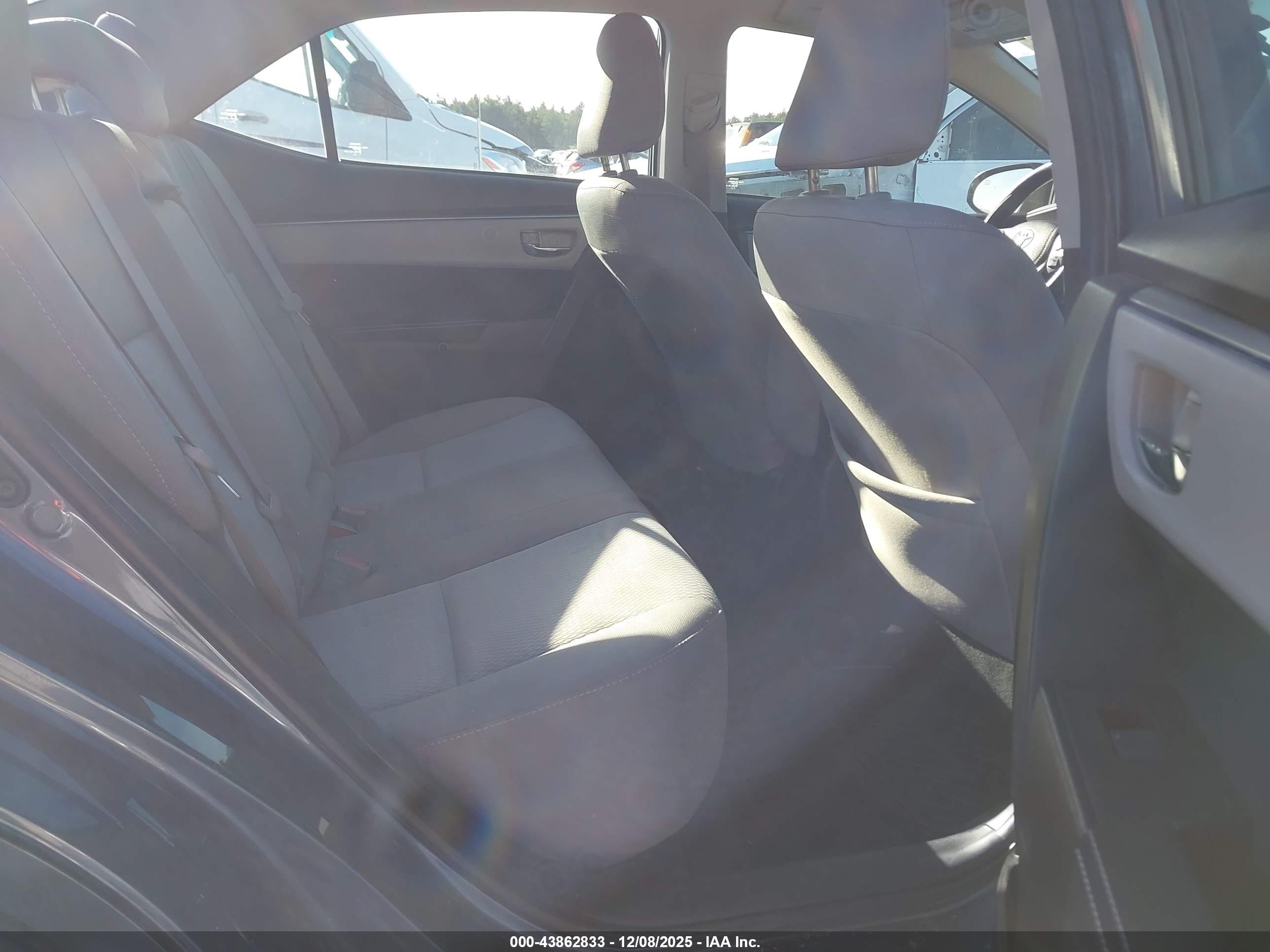 TOYOTA COROLLA image 8