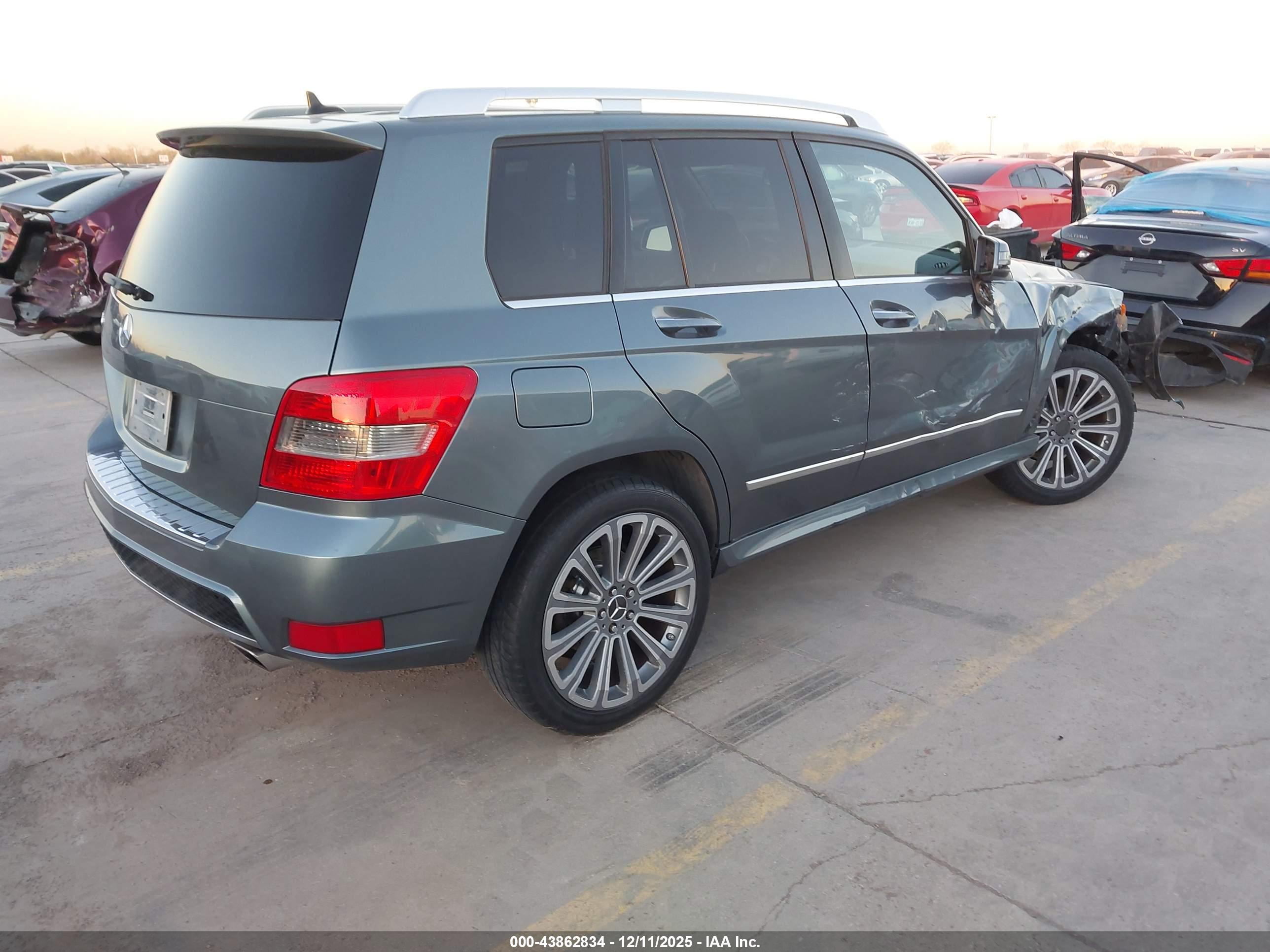 MERCEDES-BENZ GLK image 4
