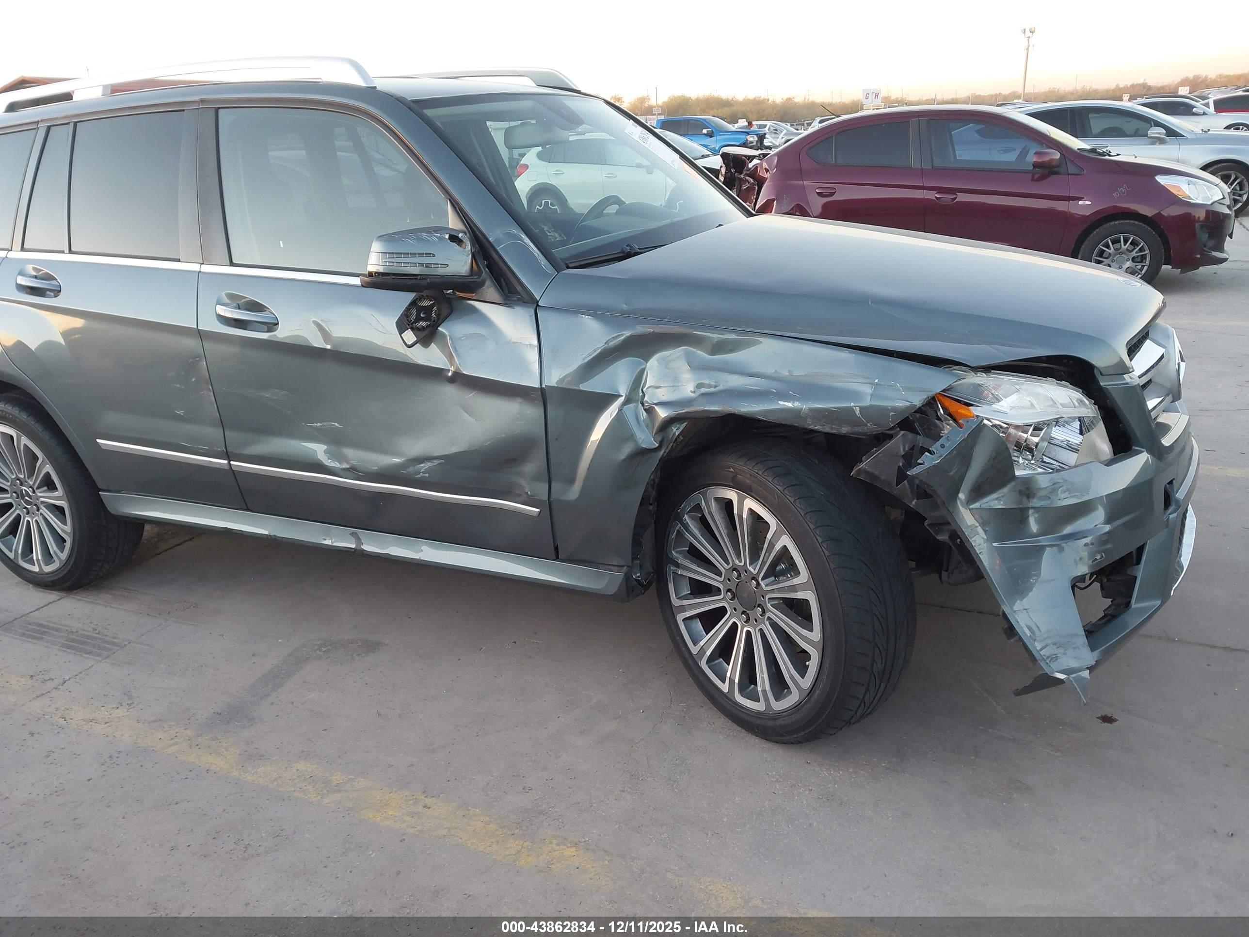 MERCEDES-BENZ GLK image 6