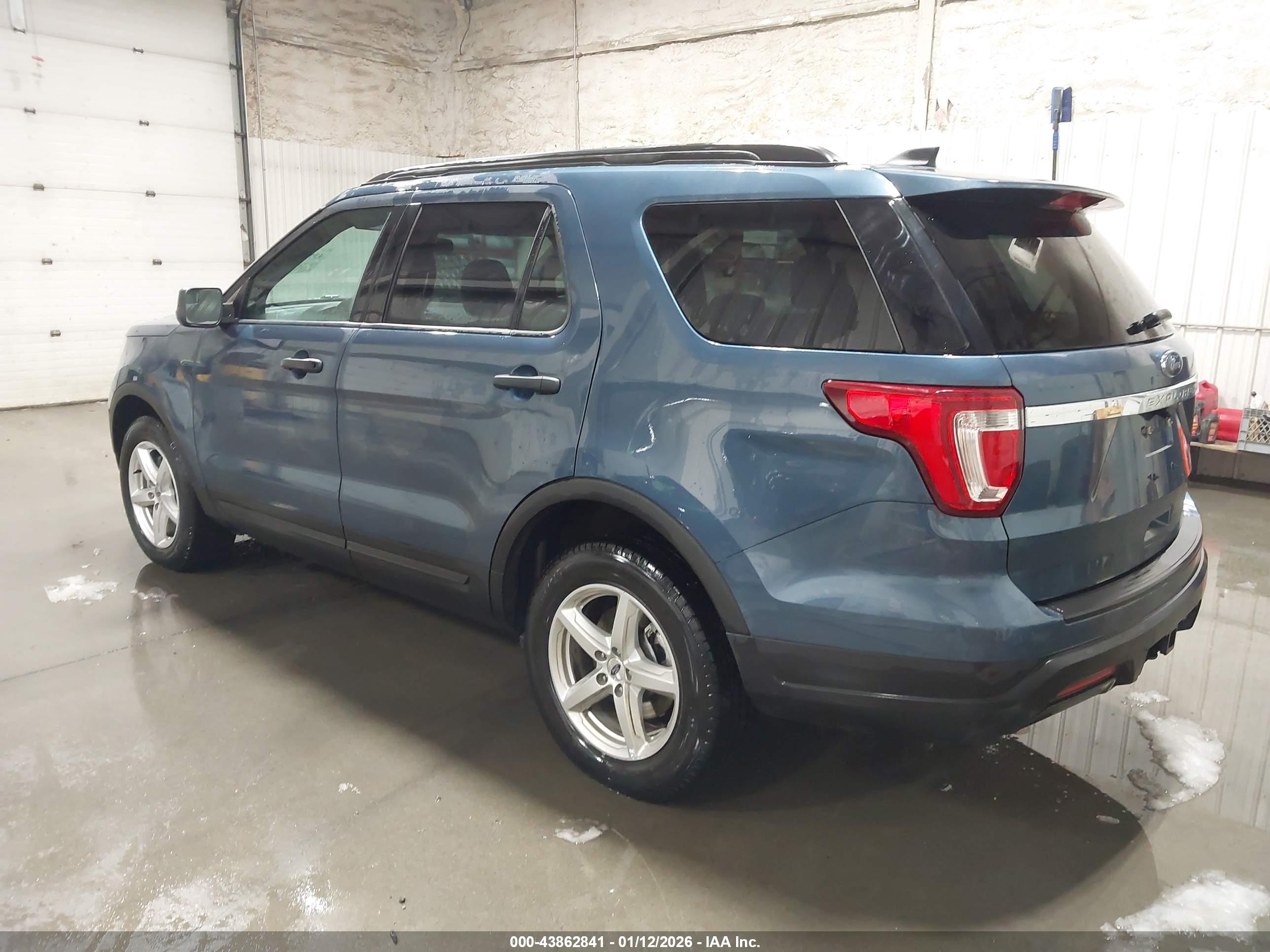 FORD EXPLORER image 3
