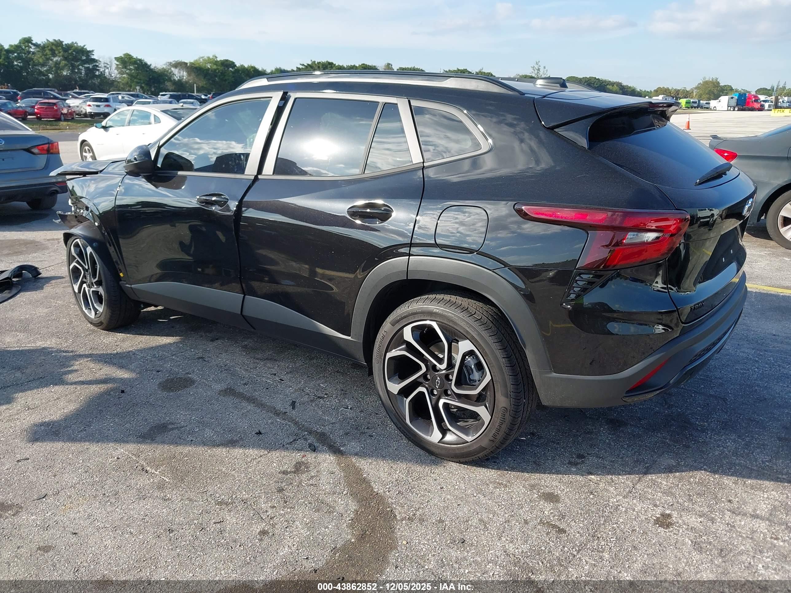 CHEVROLET TRAX image 3
