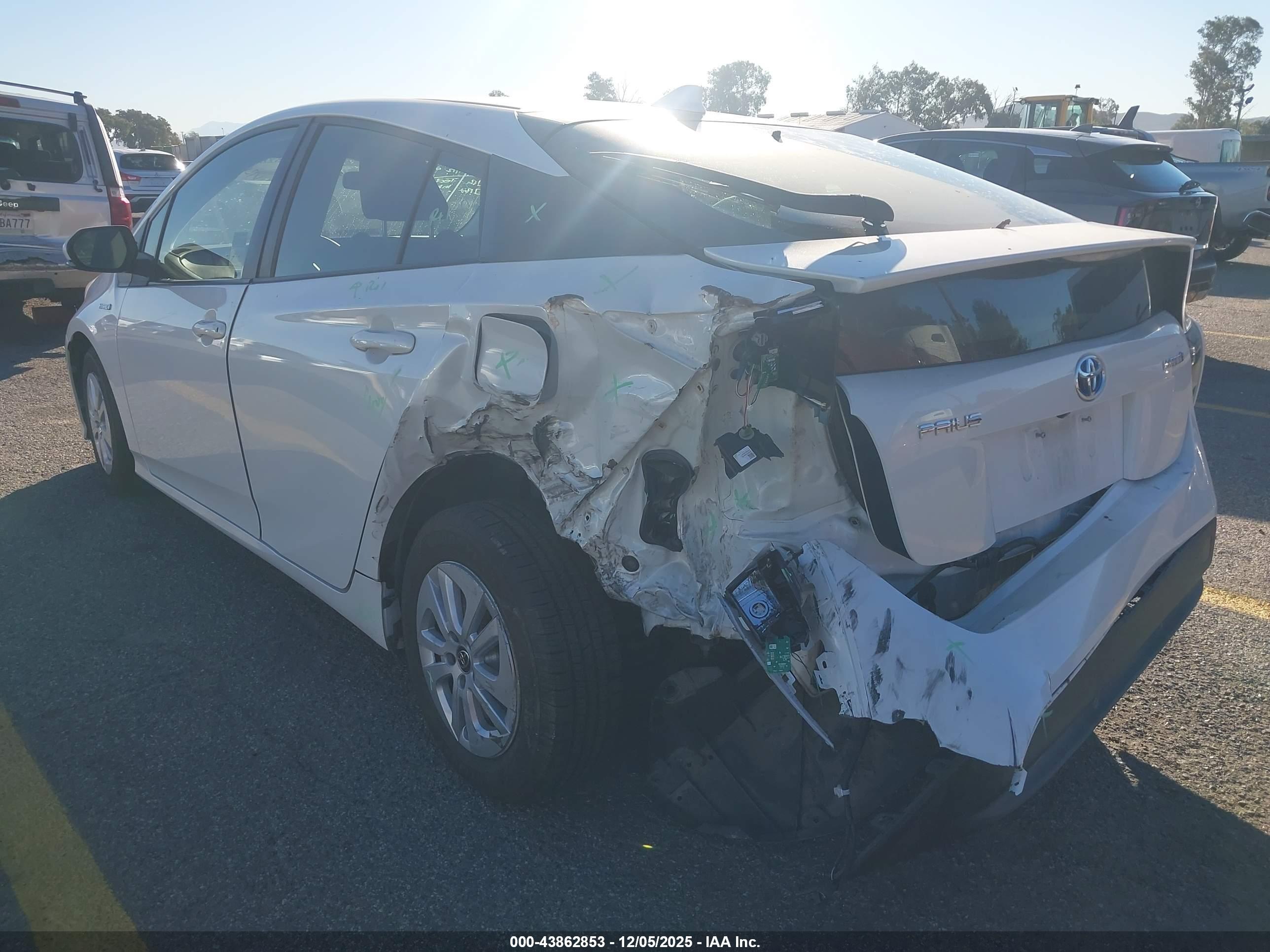TOYOTA PRIUS image 6