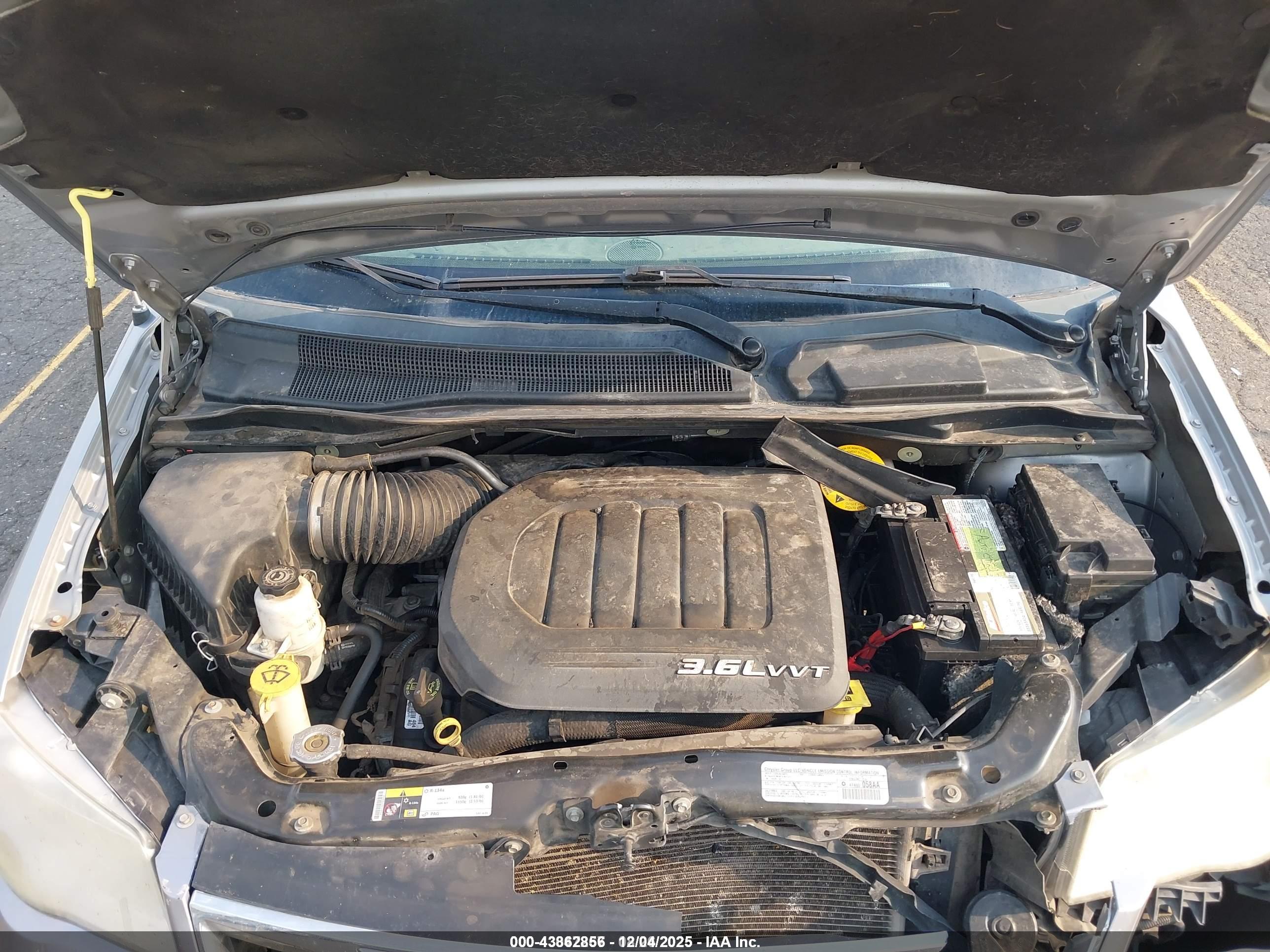CHRYSLER TOWN image 10