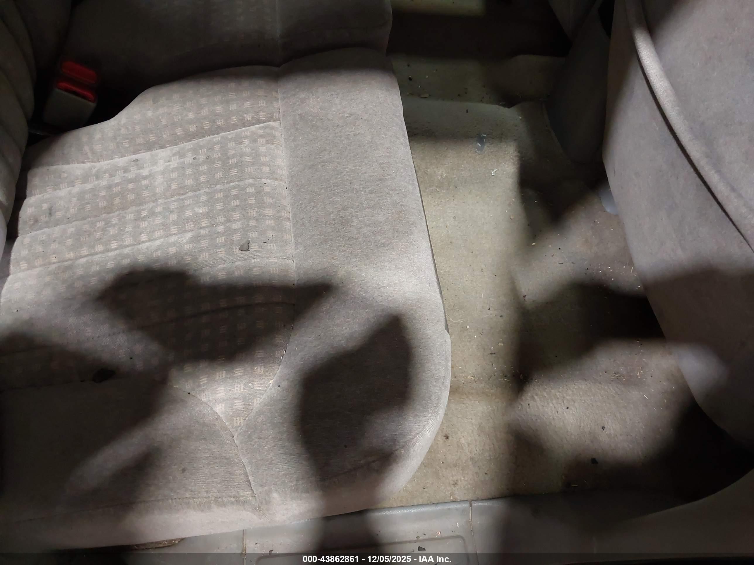 CHEVROLET BLAZER image 8