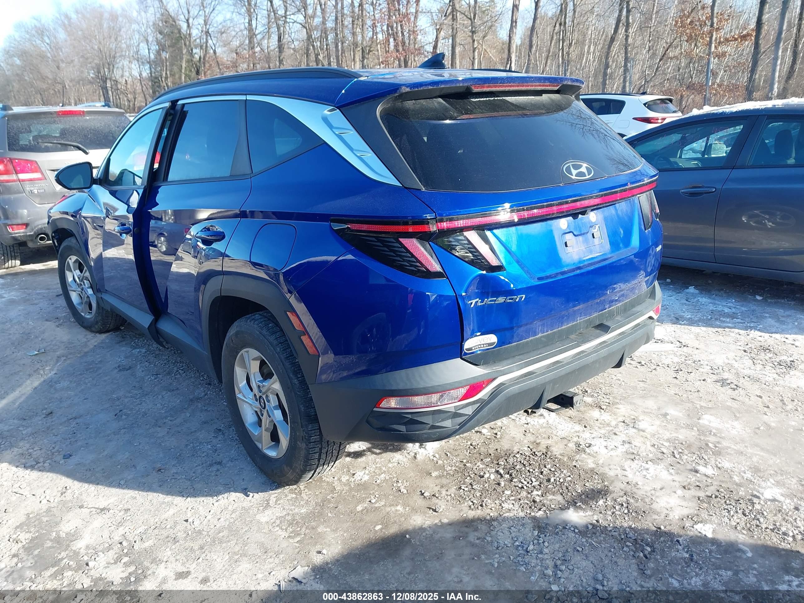 HYUNDAI TUCSON image 3