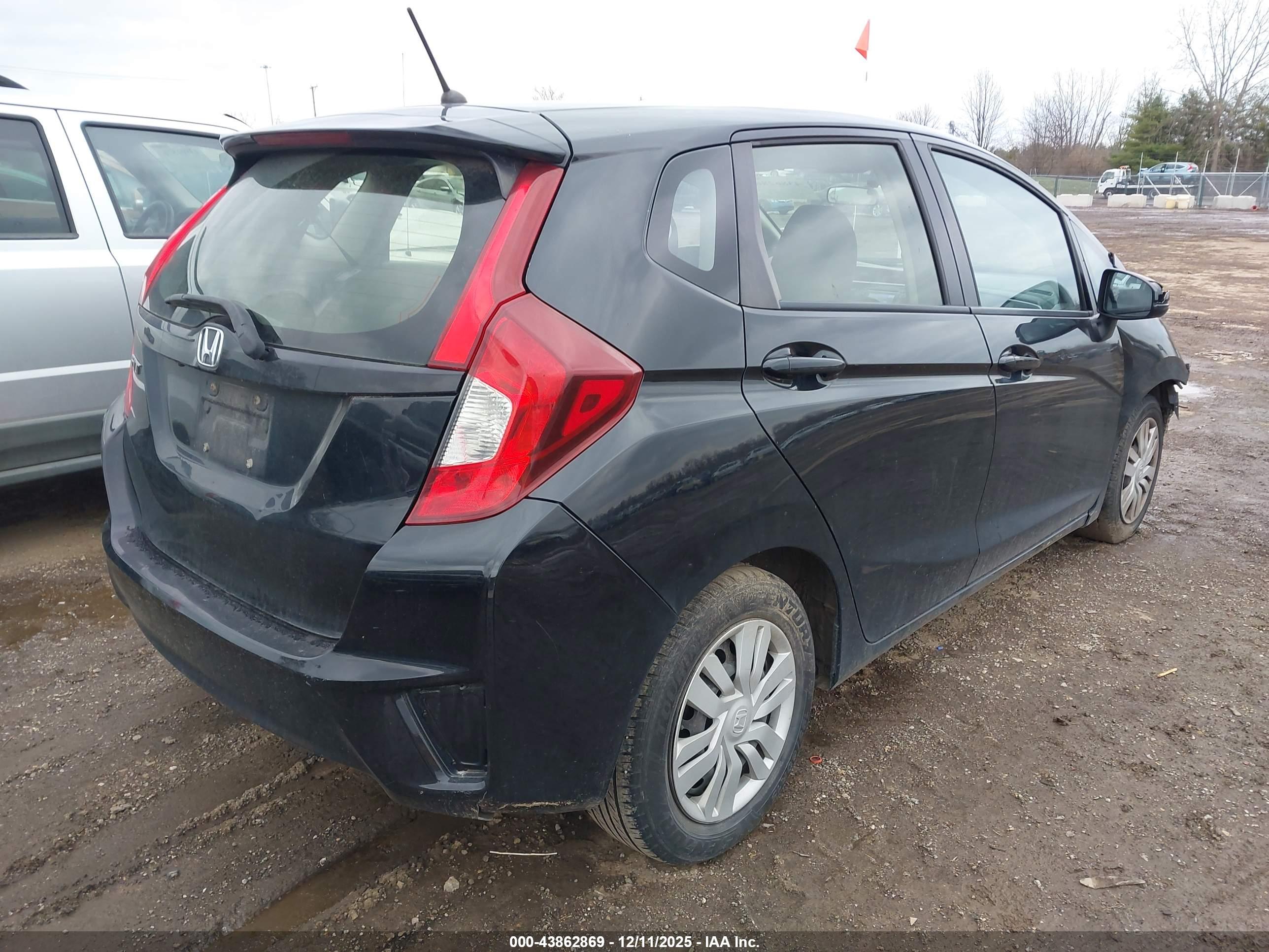 HONDA FIT image 4