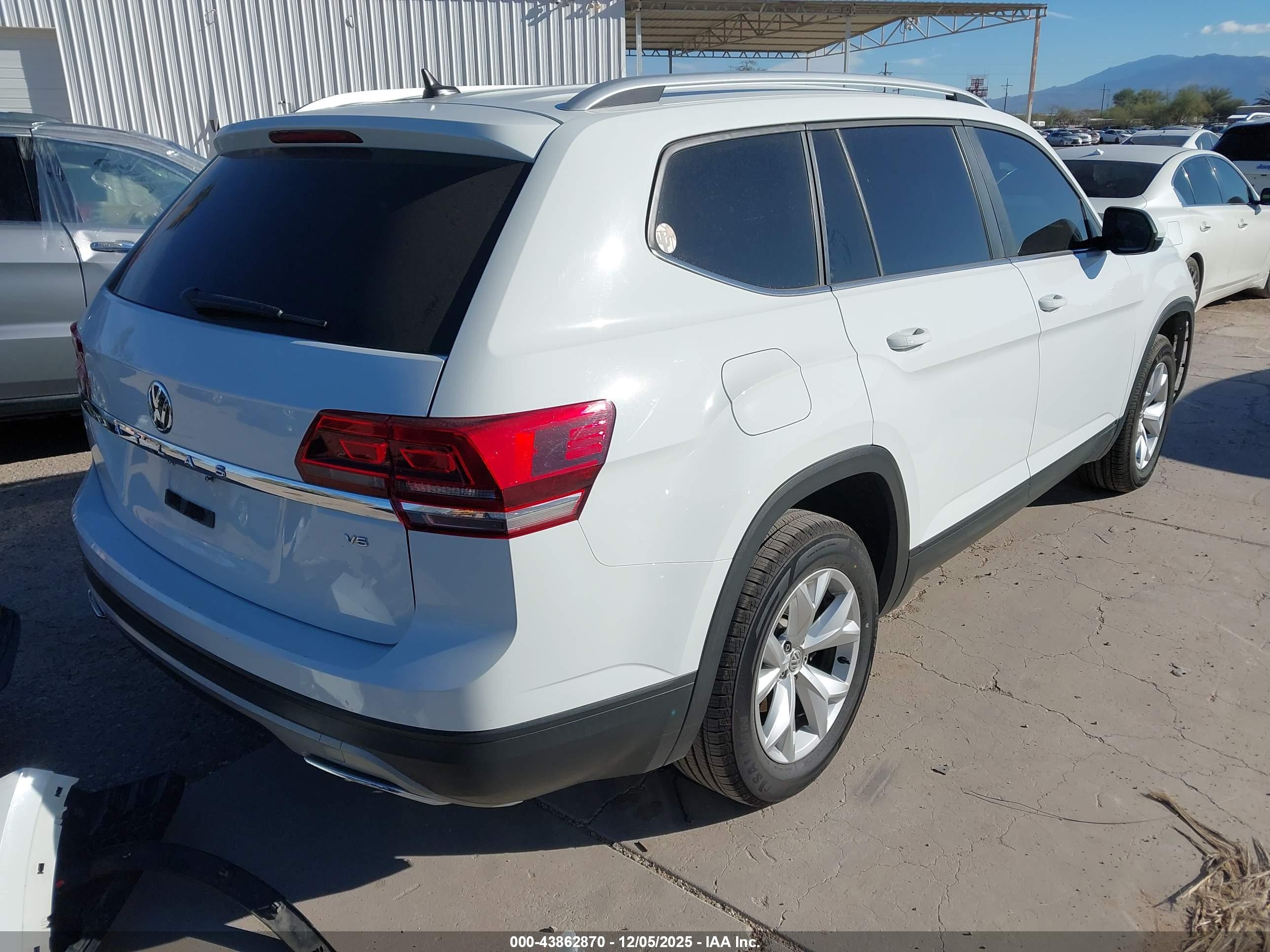 VOLKSWAGEN ATLAS image 4