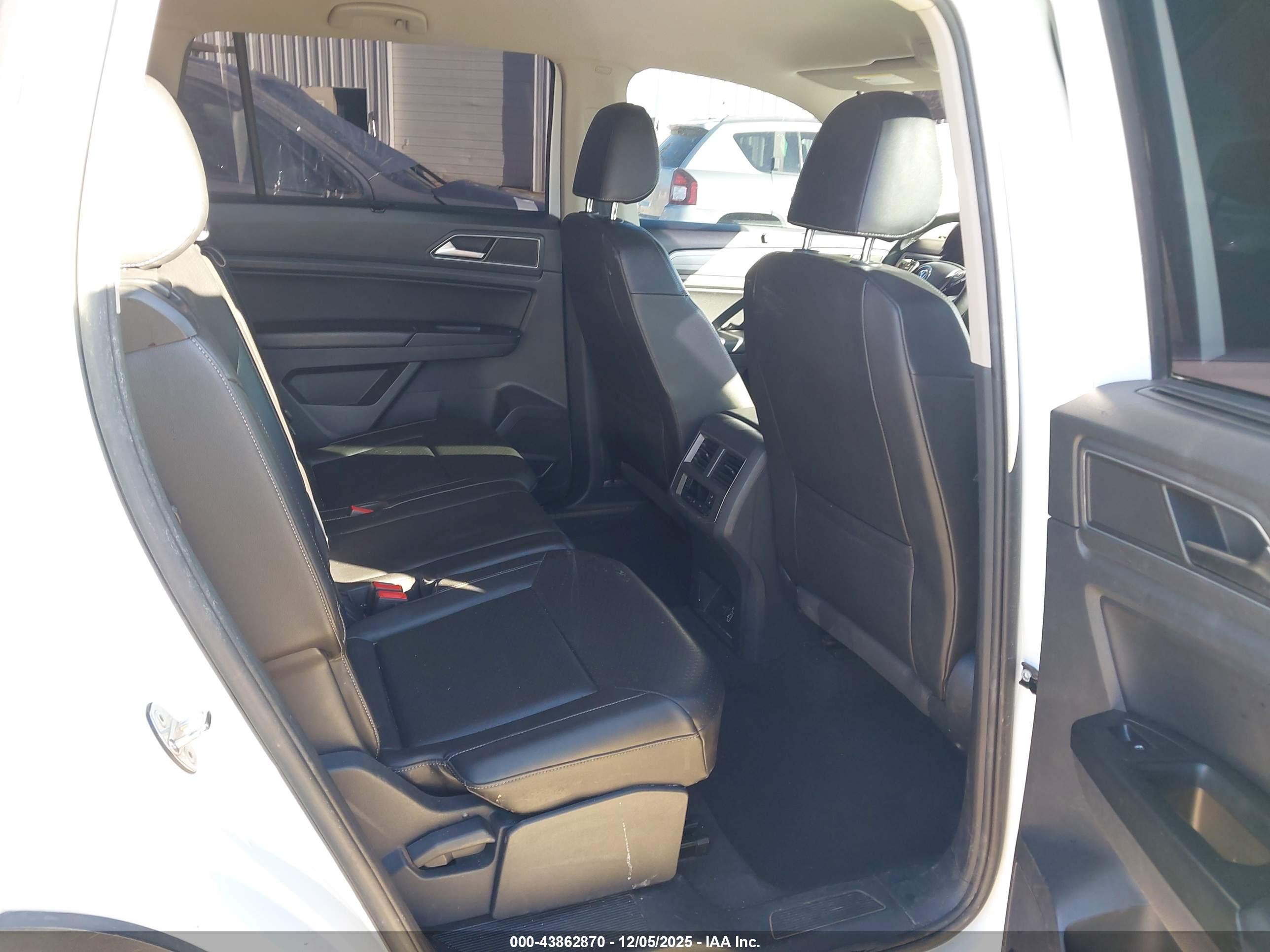 VOLKSWAGEN ATLAS image 8