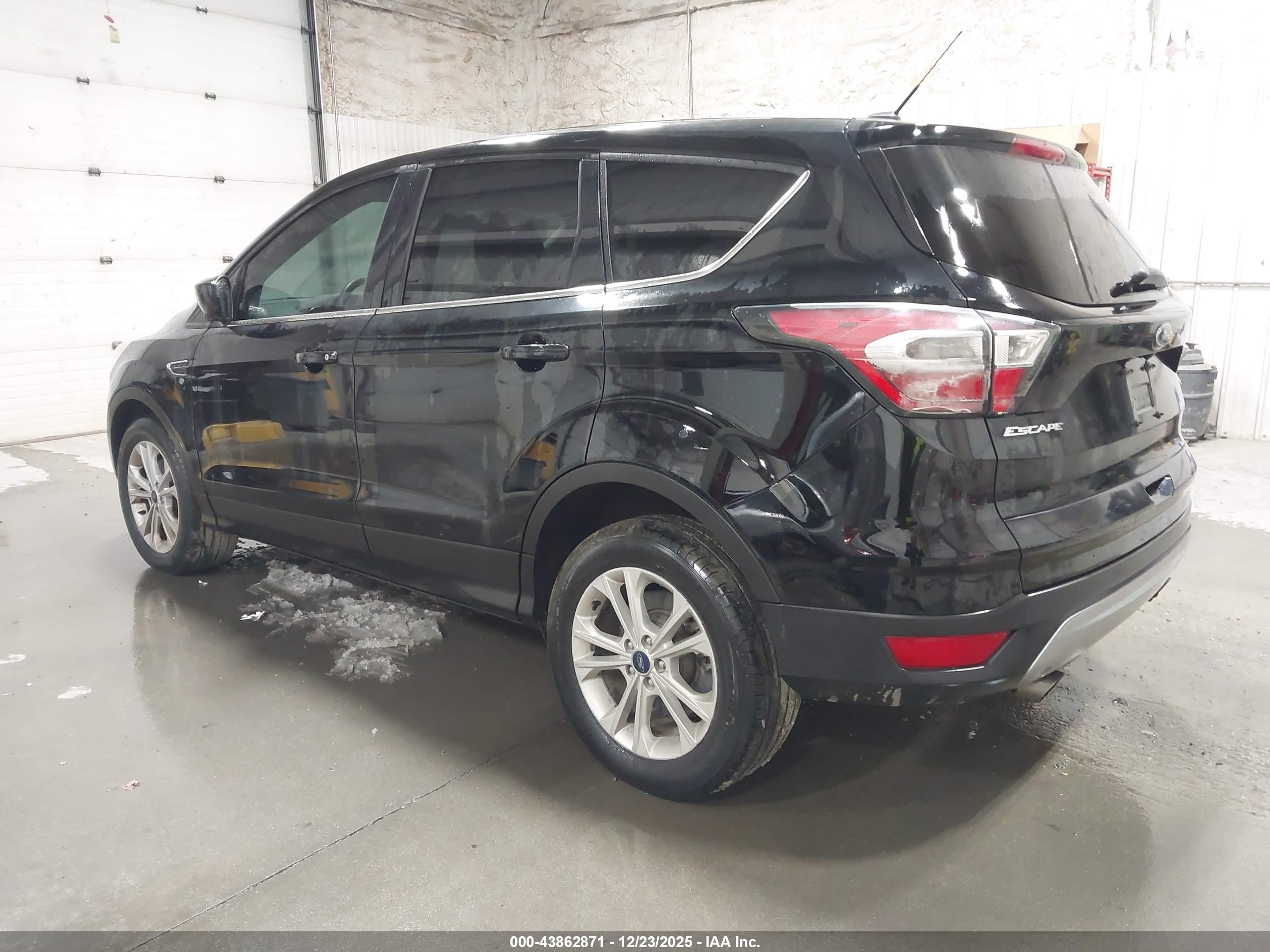 FORD ESCAPE image 3