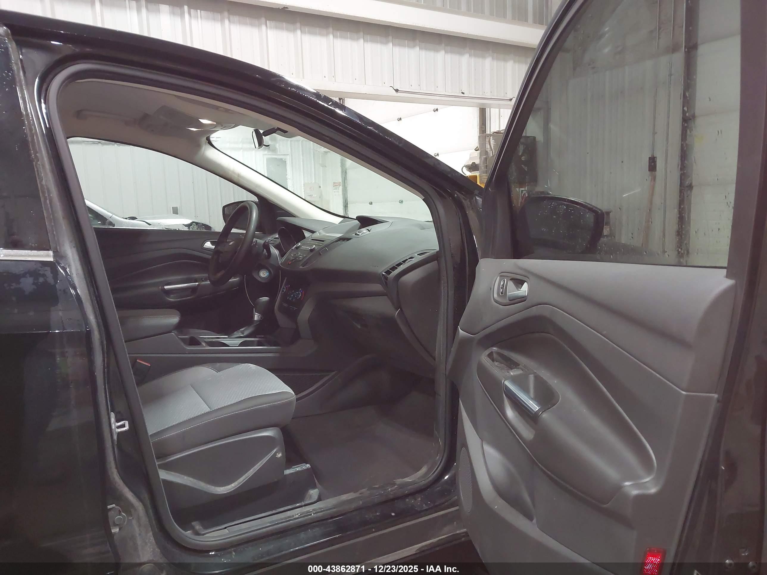 FORD ESCAPE image 5