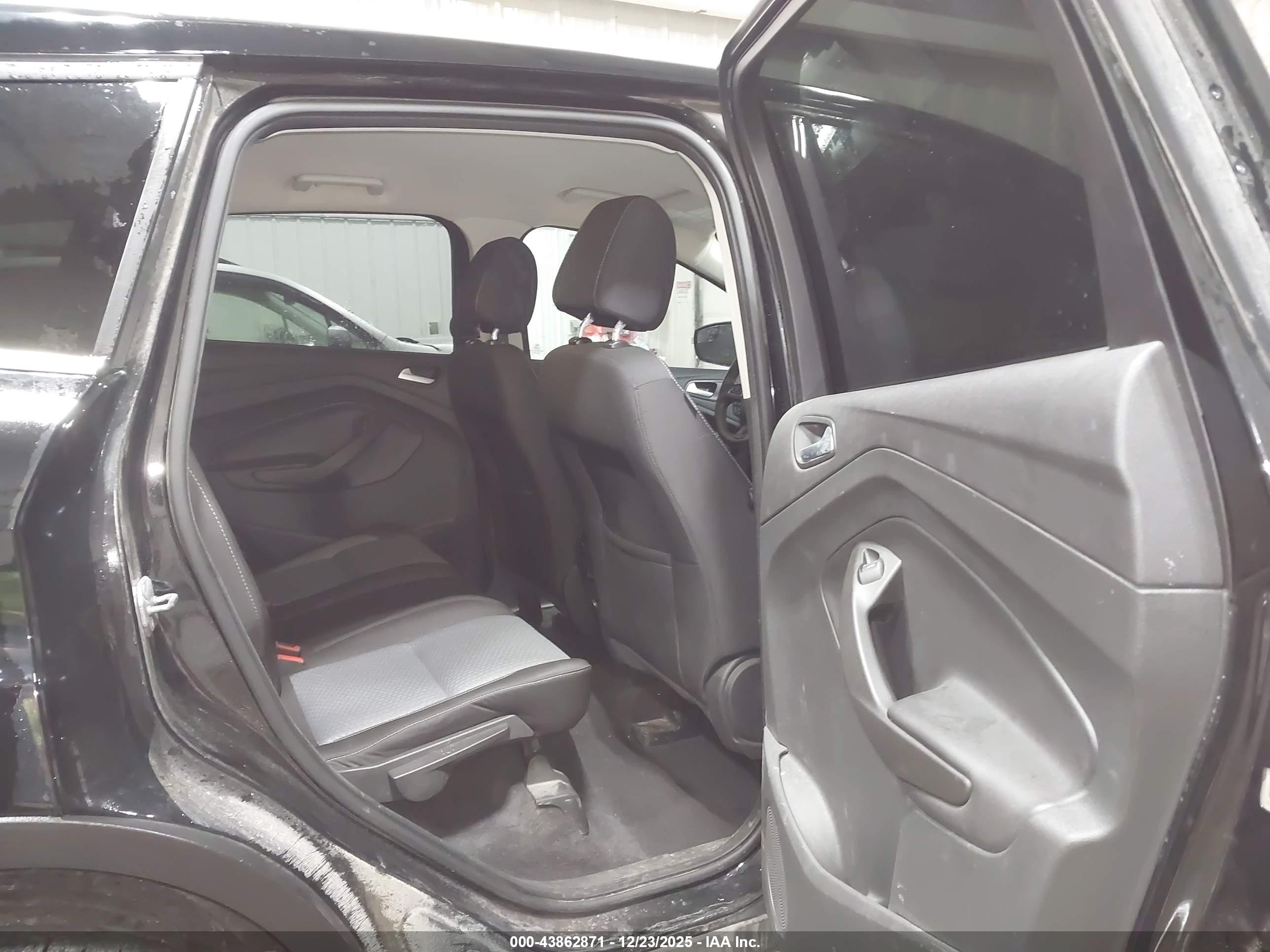 FORD ESCAPE image 8