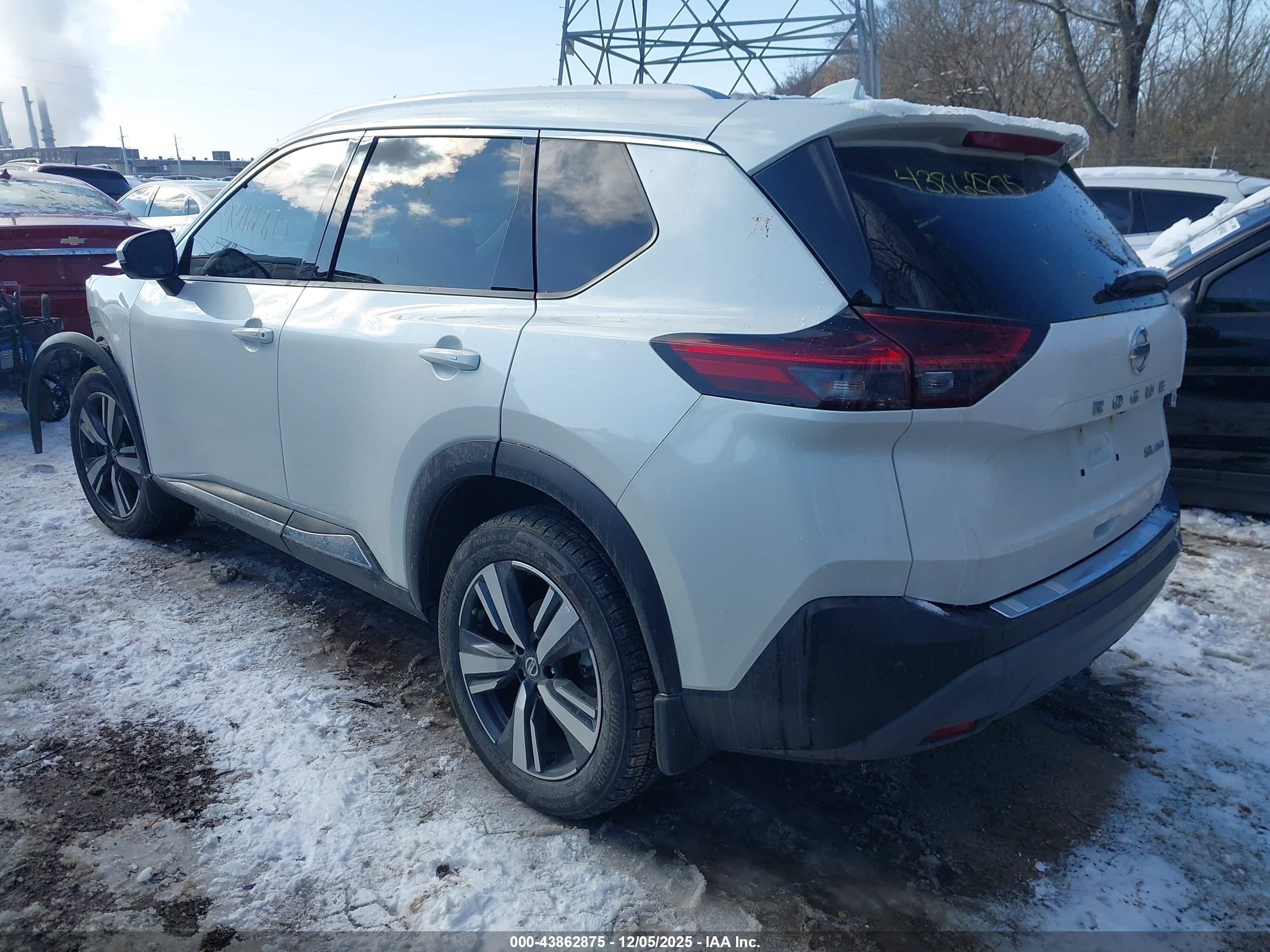 NISSAN ROGUE image 3