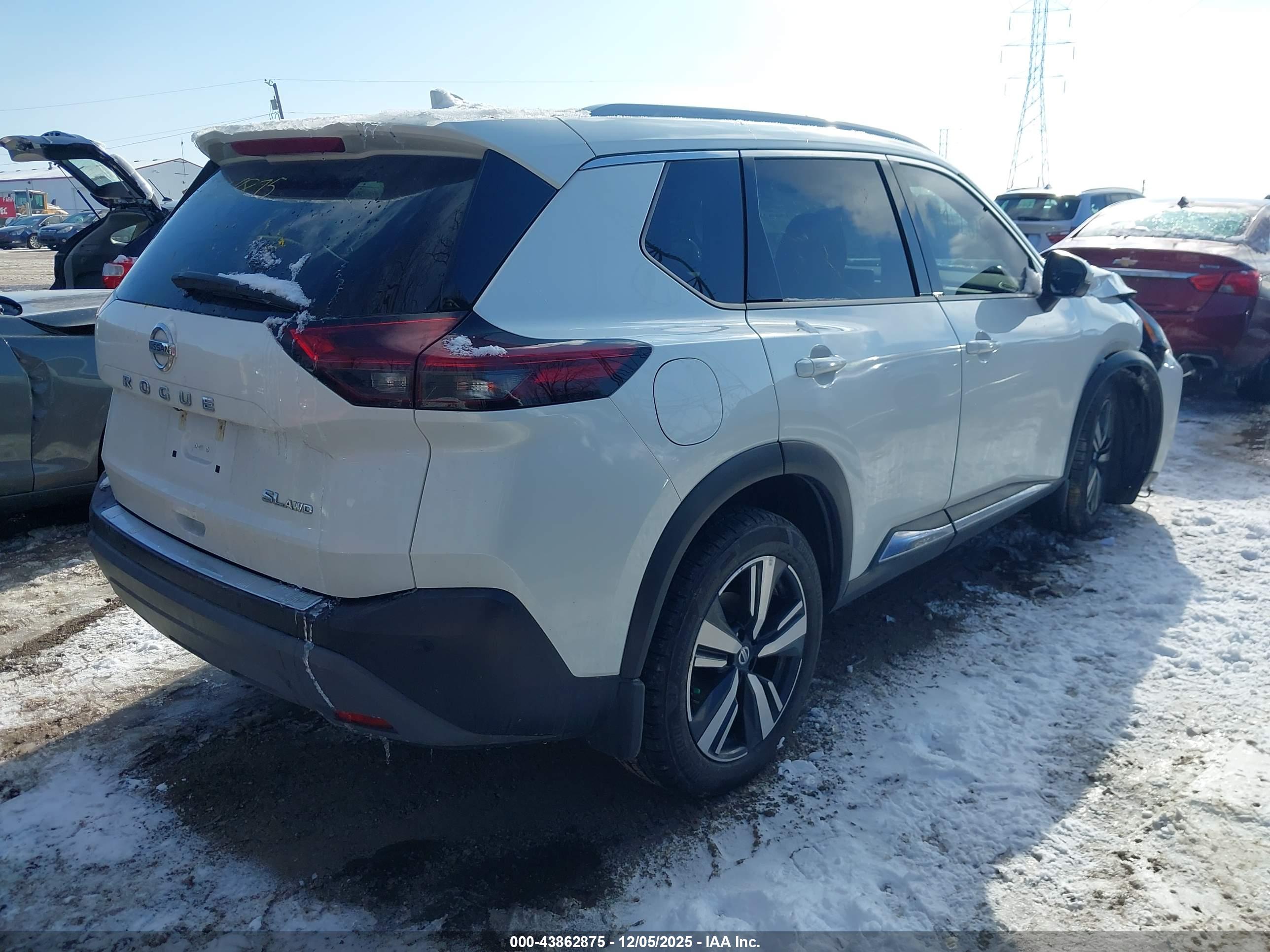 NISSAN ROGUE image 4