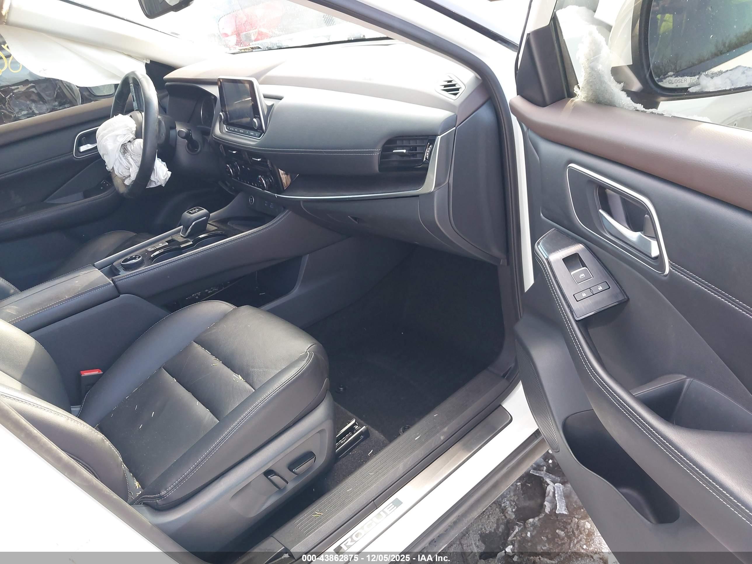 NISSAN ROGUE image 5