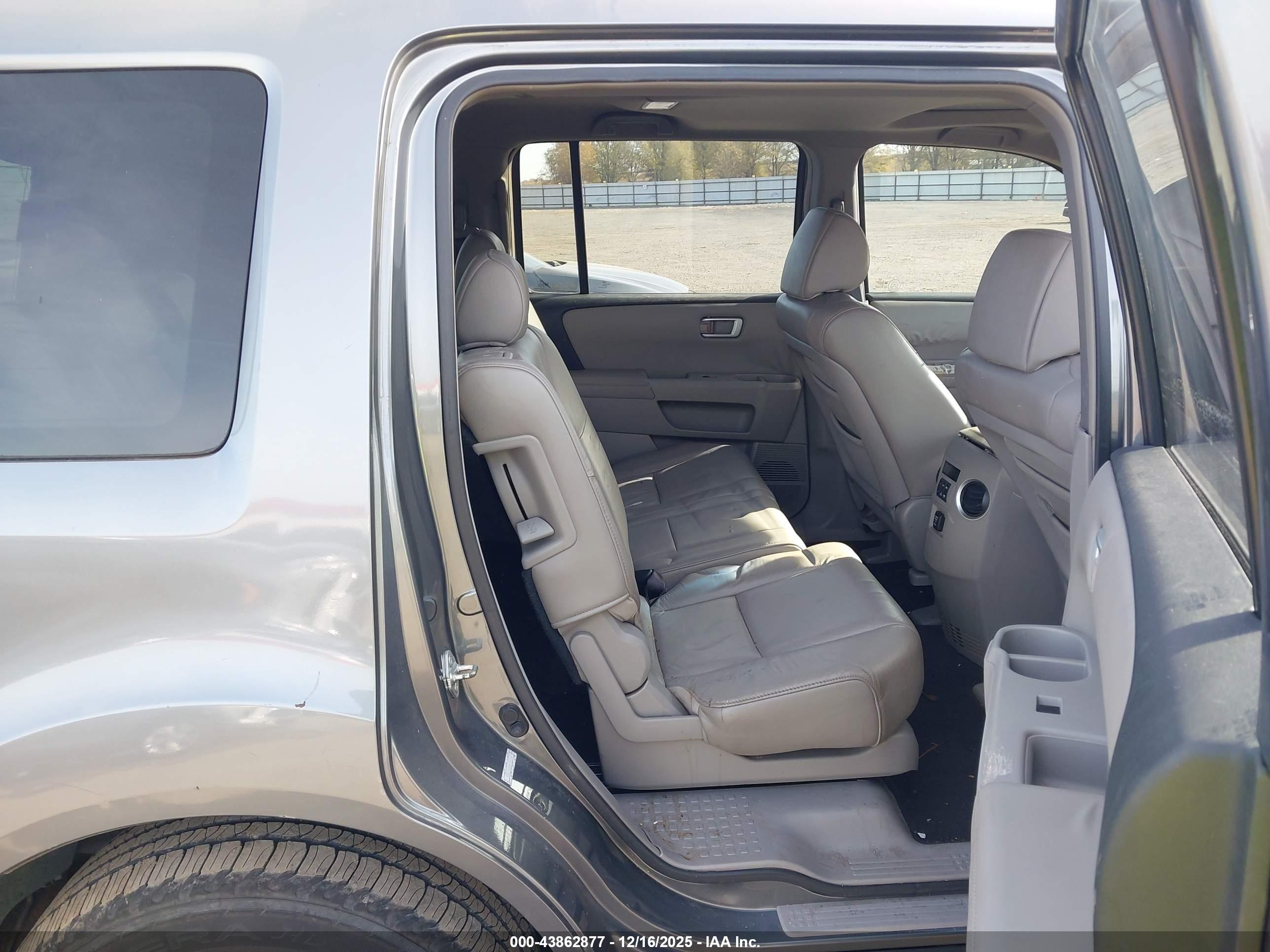 HONDA PILOT image 8