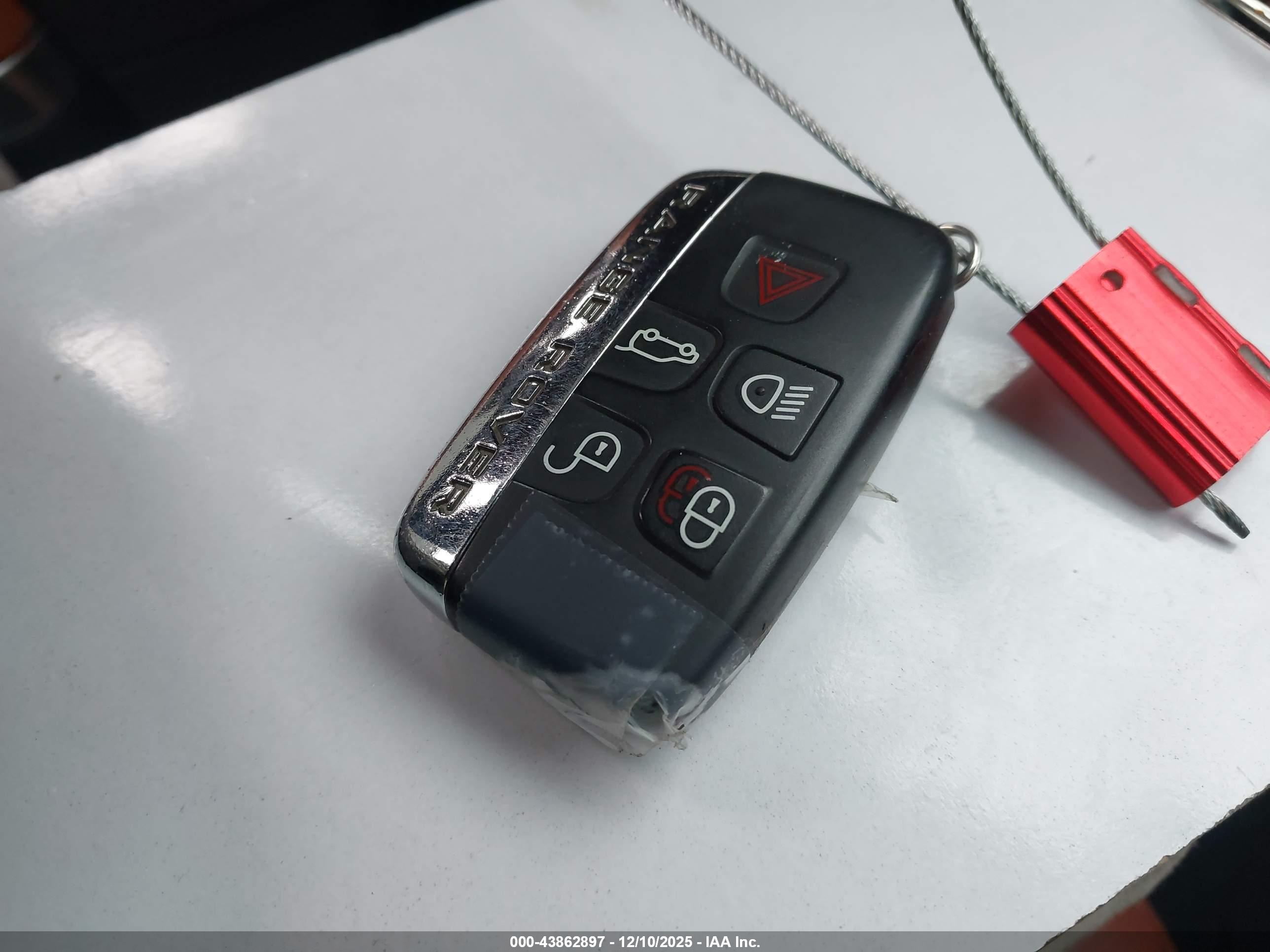 LAND ROVER image 11