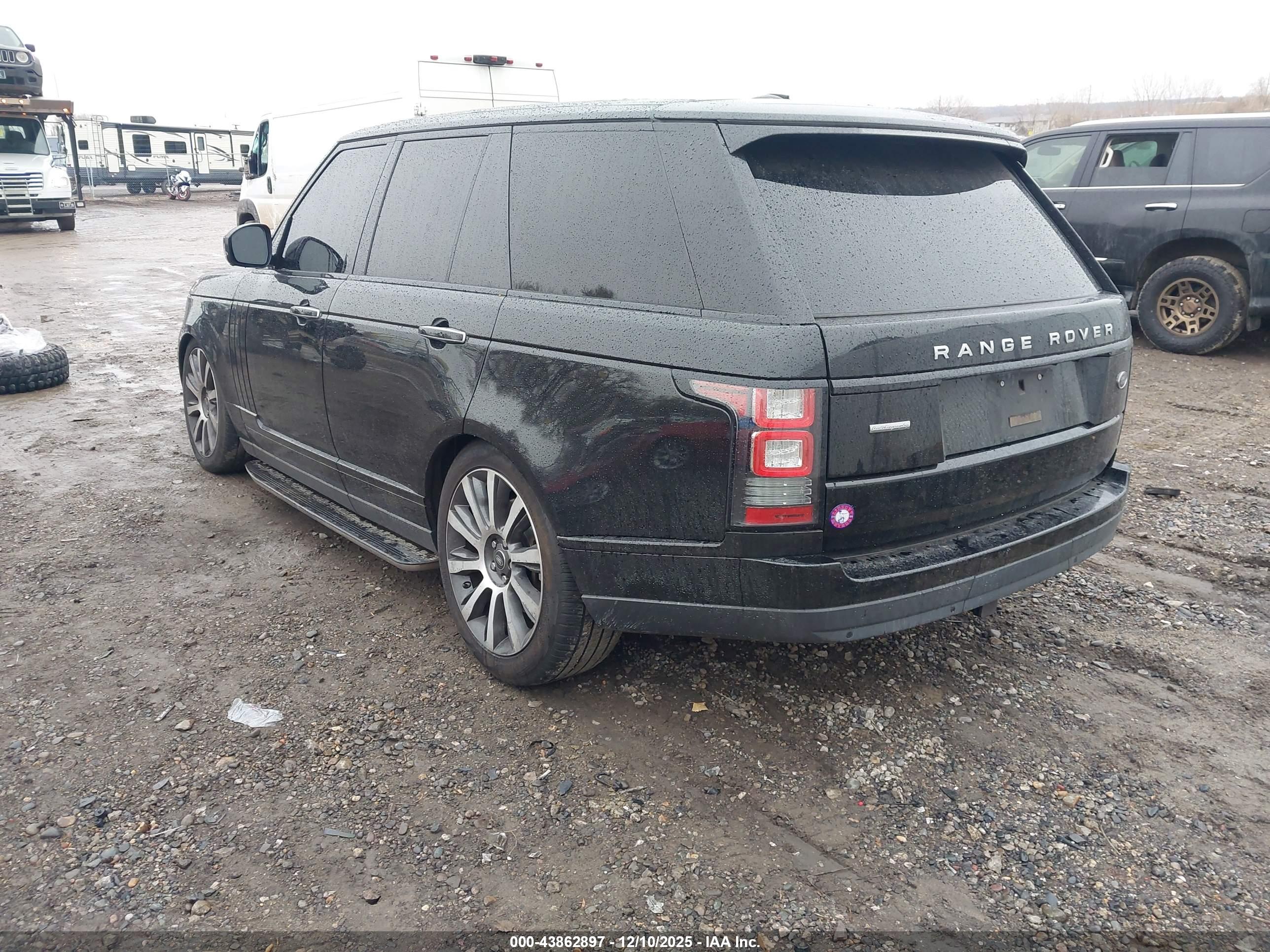 LAND ROVER image 3