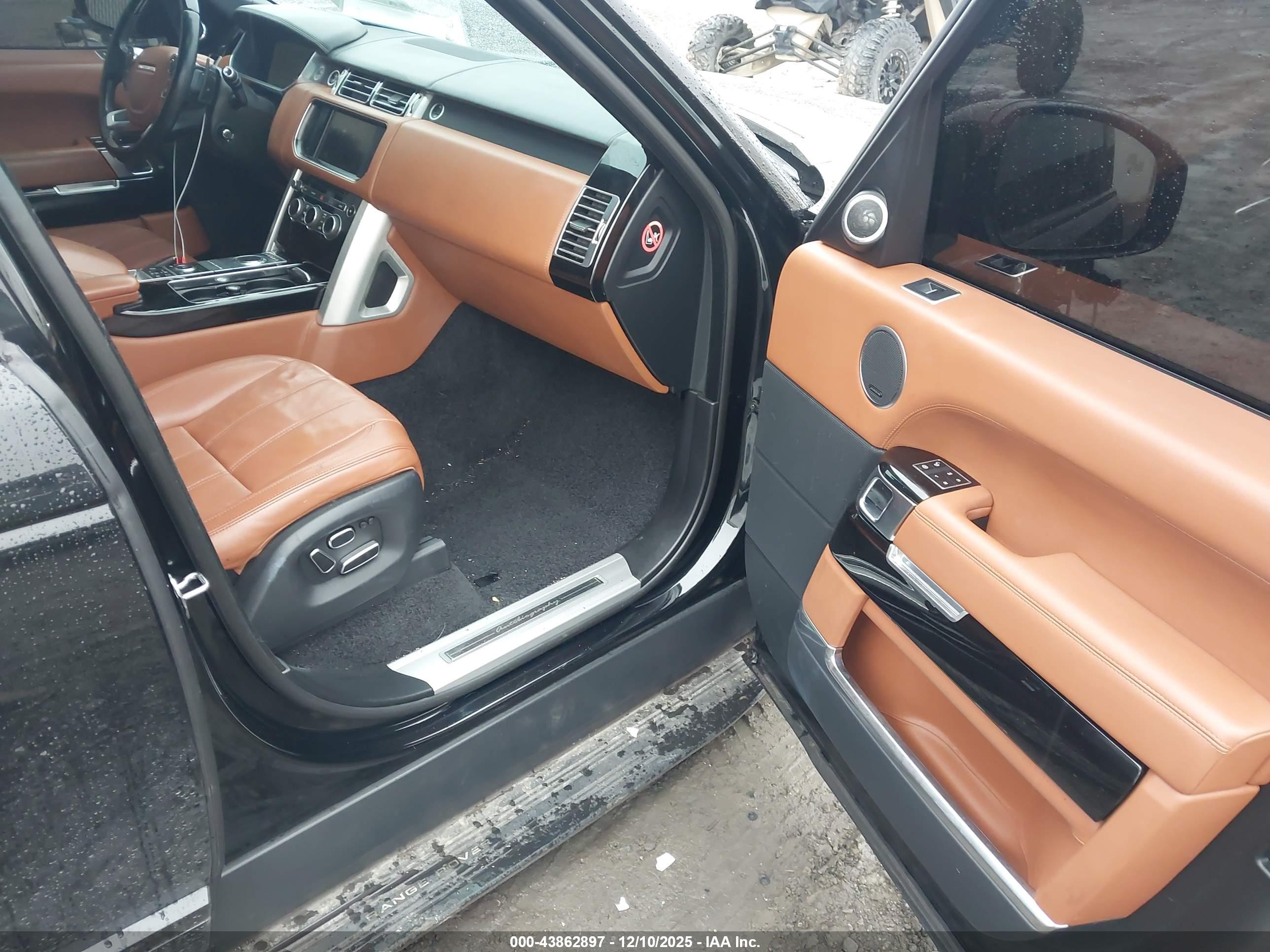 LAND ROVER image 5
