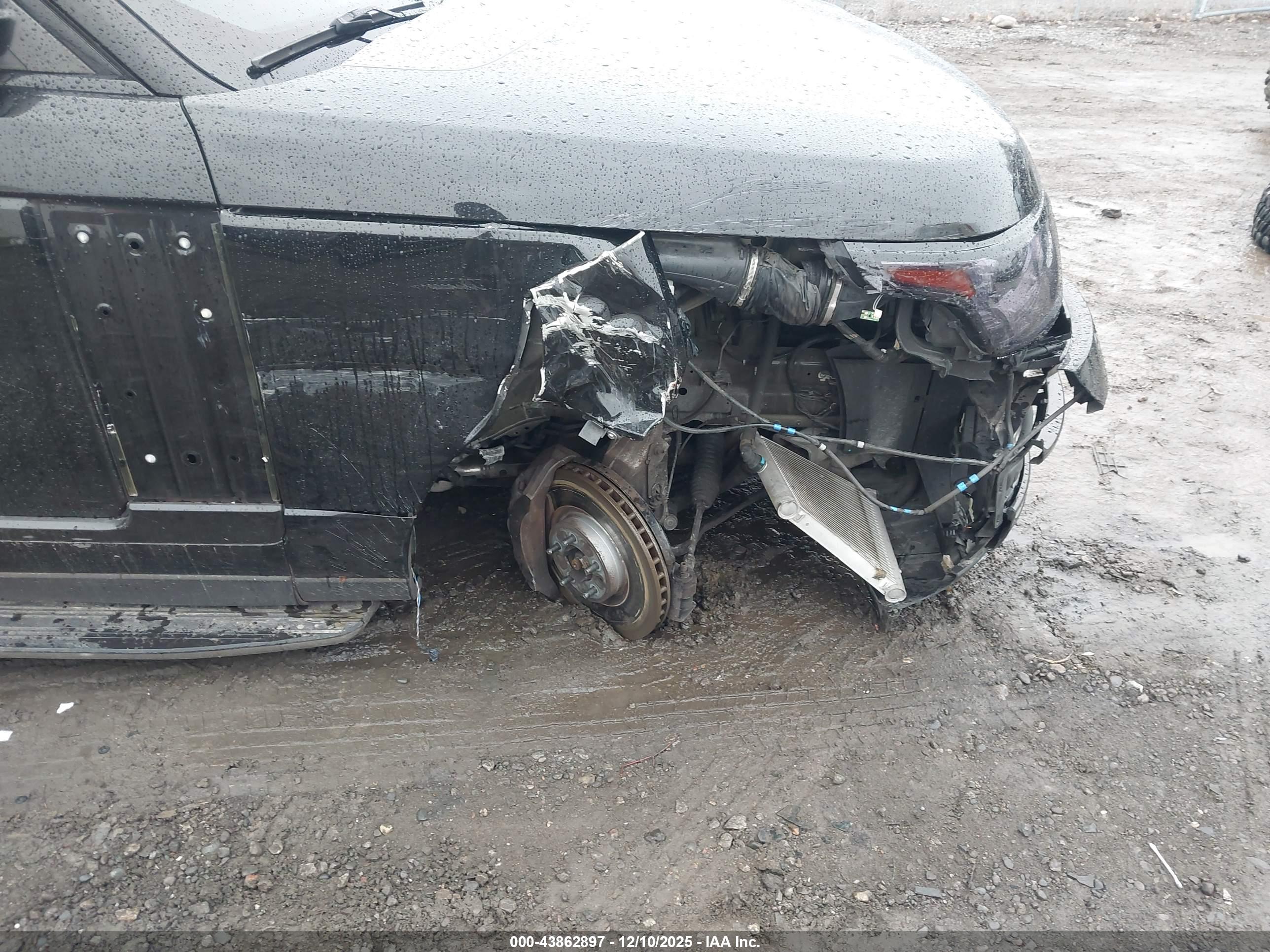 LAND ROVER image 6